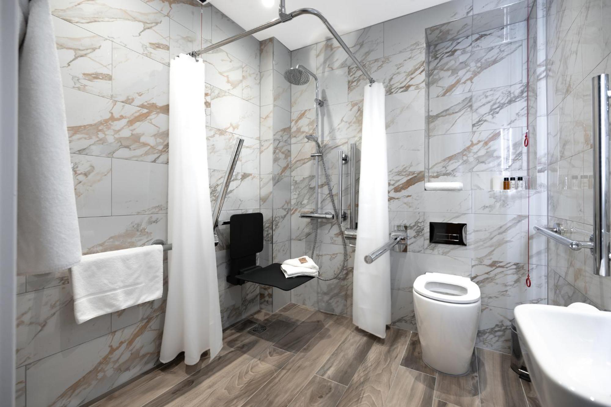 Standard King Room Accessible