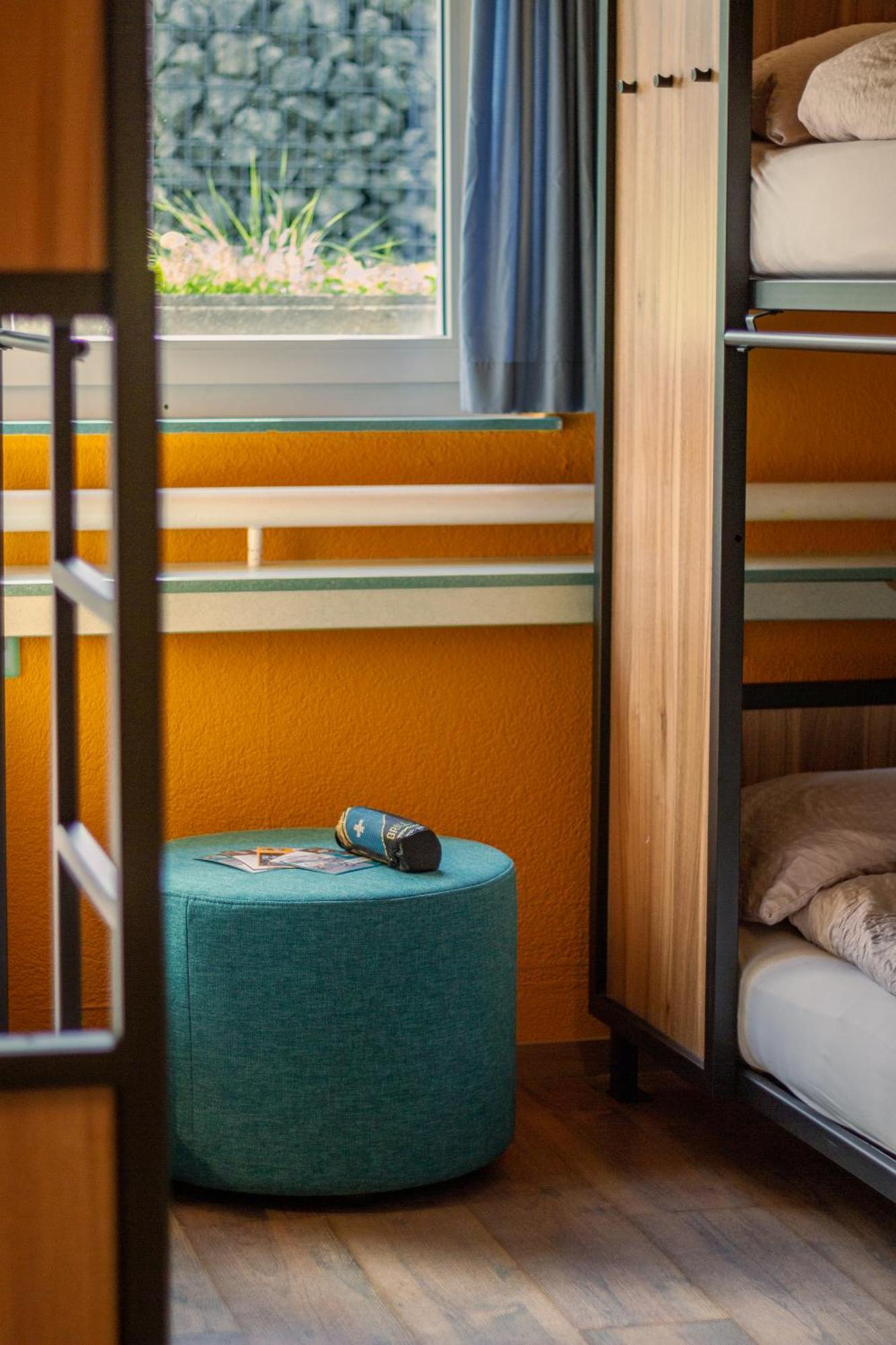 Bed 6-Bed Dormitory Room