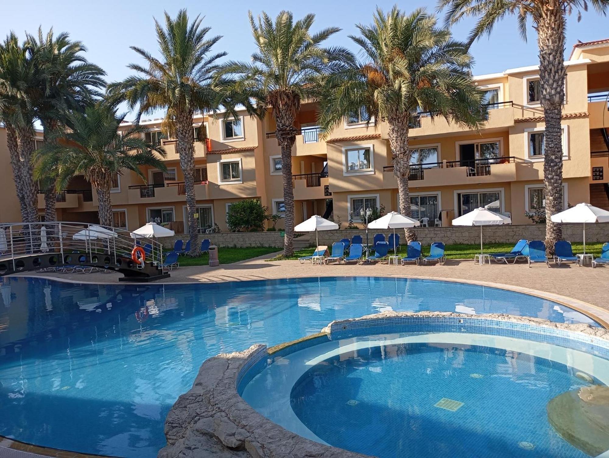 Superior One Bedroom Apartment Pool View Higher floor