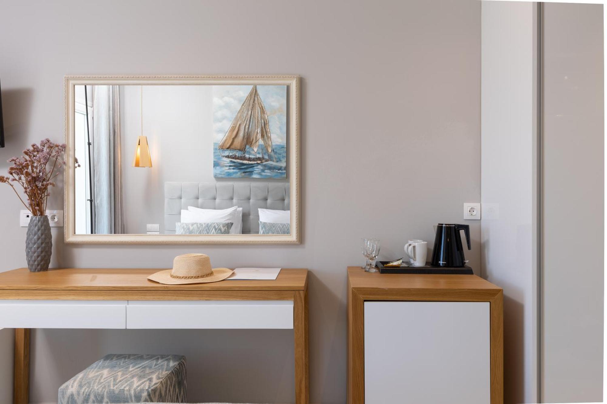 Double or Twin Room Side Sea View