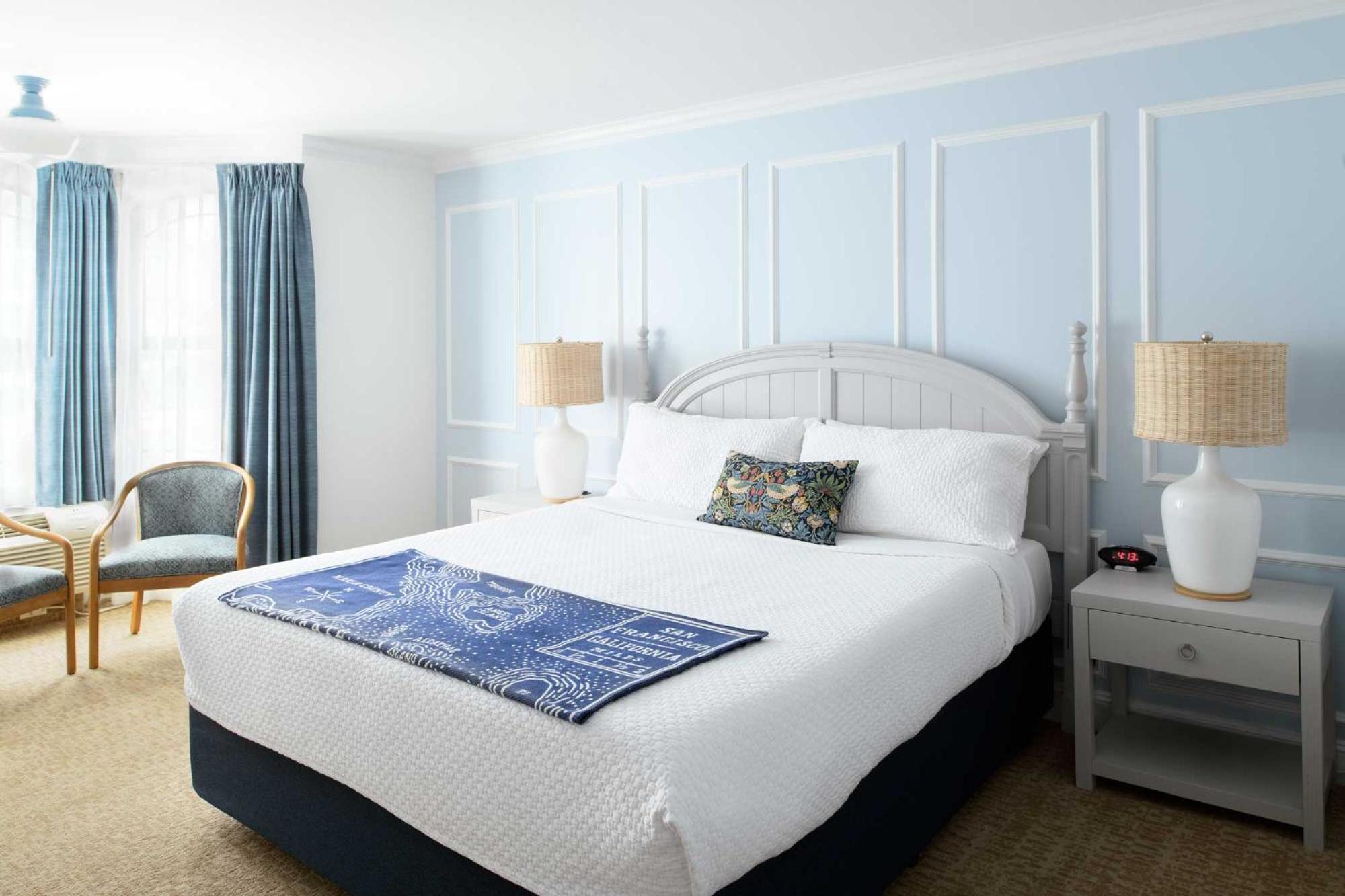 One King Bed Room