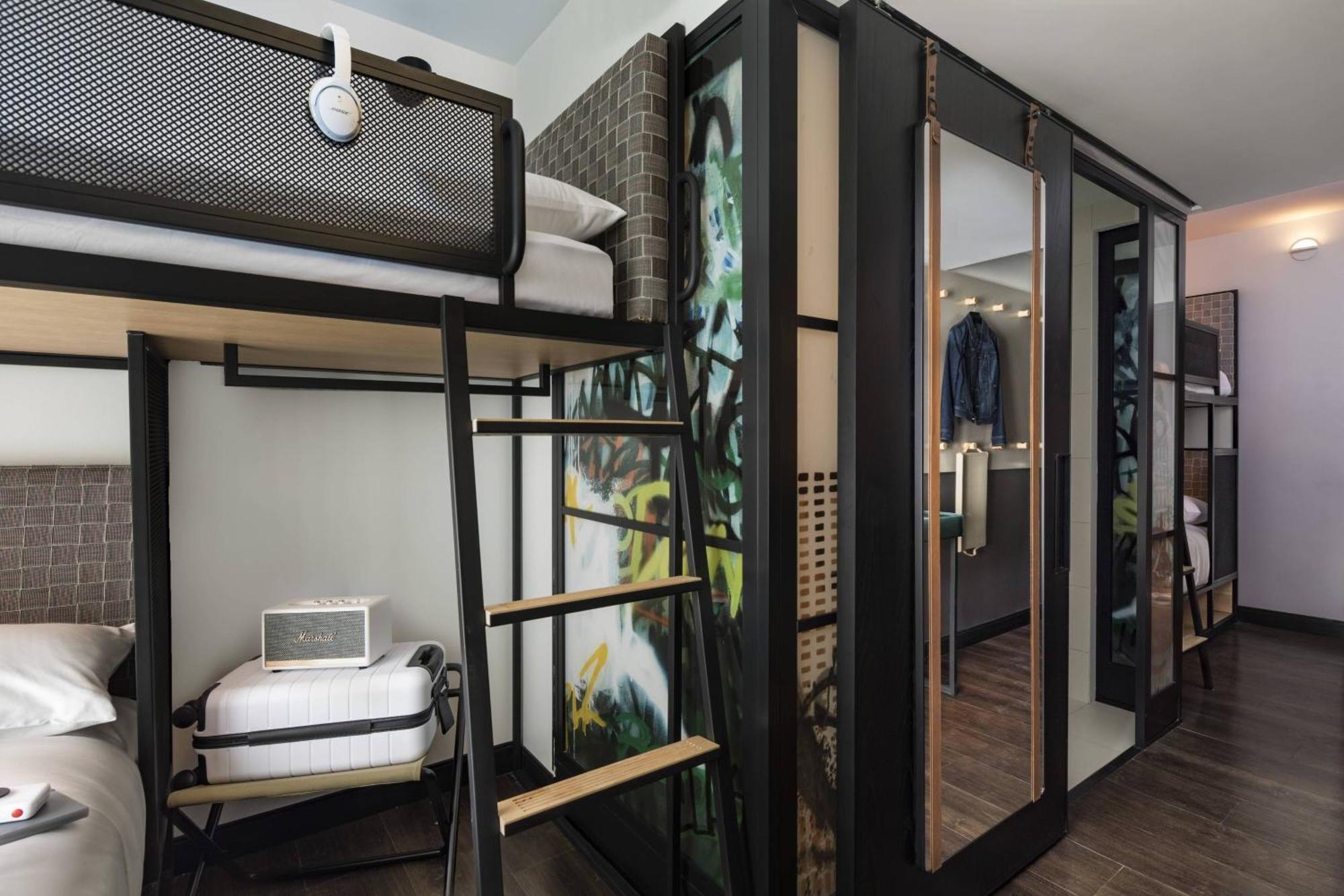 Room Two Sets of Bunk Beds