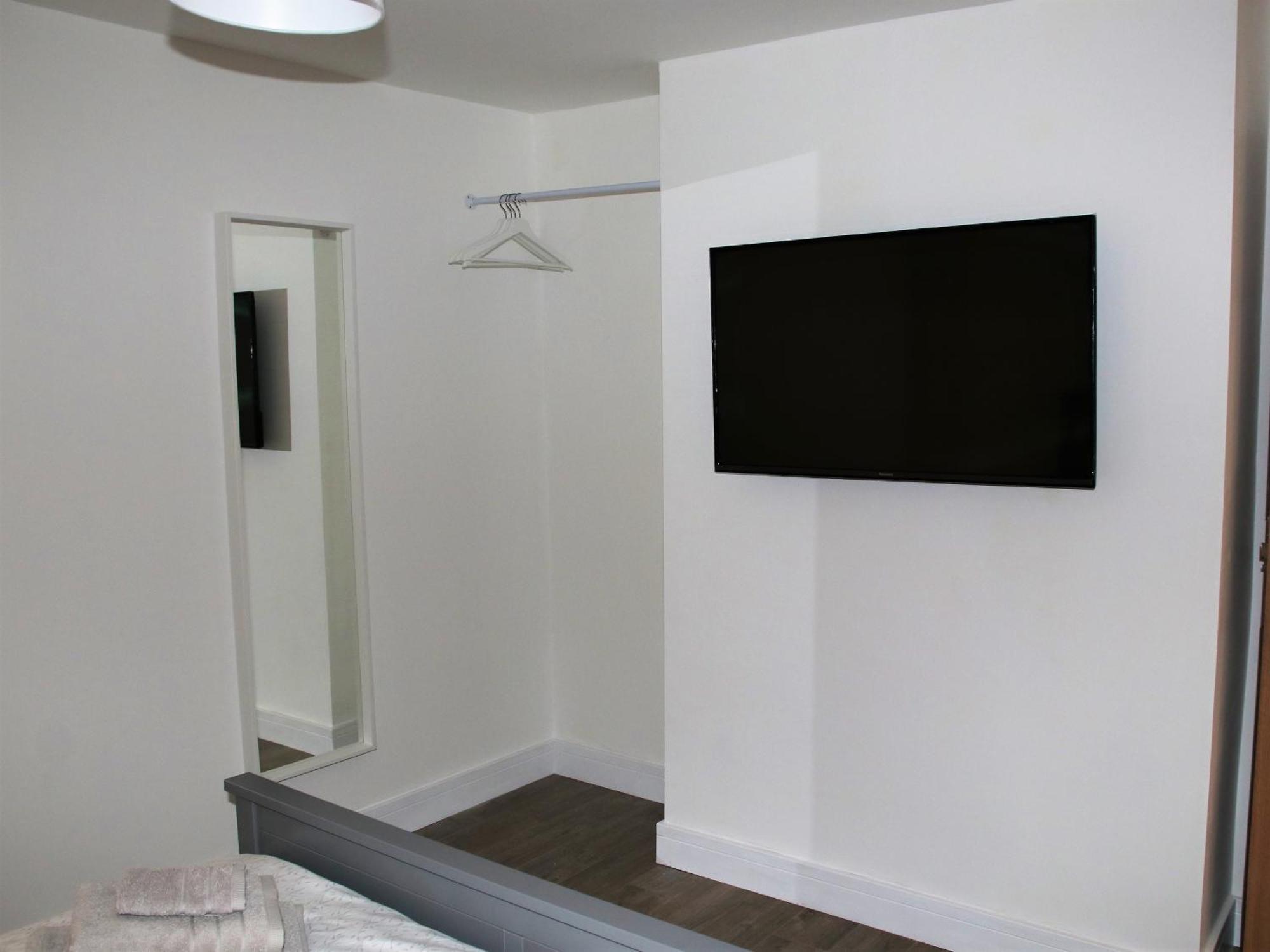Deluxe Double Room Shower