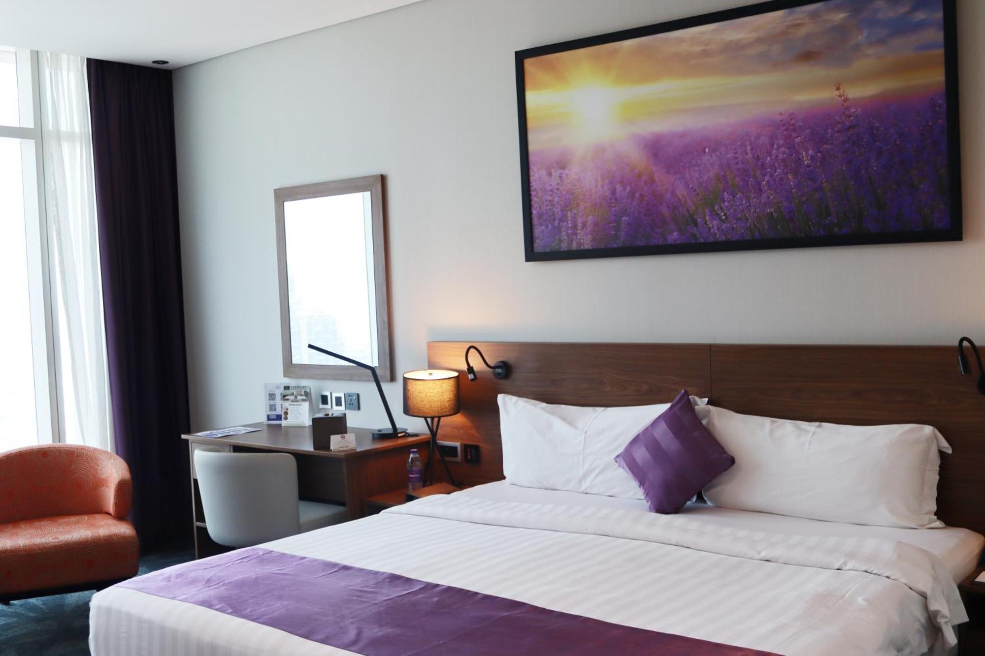Deluxe Room Burj Khalifa View