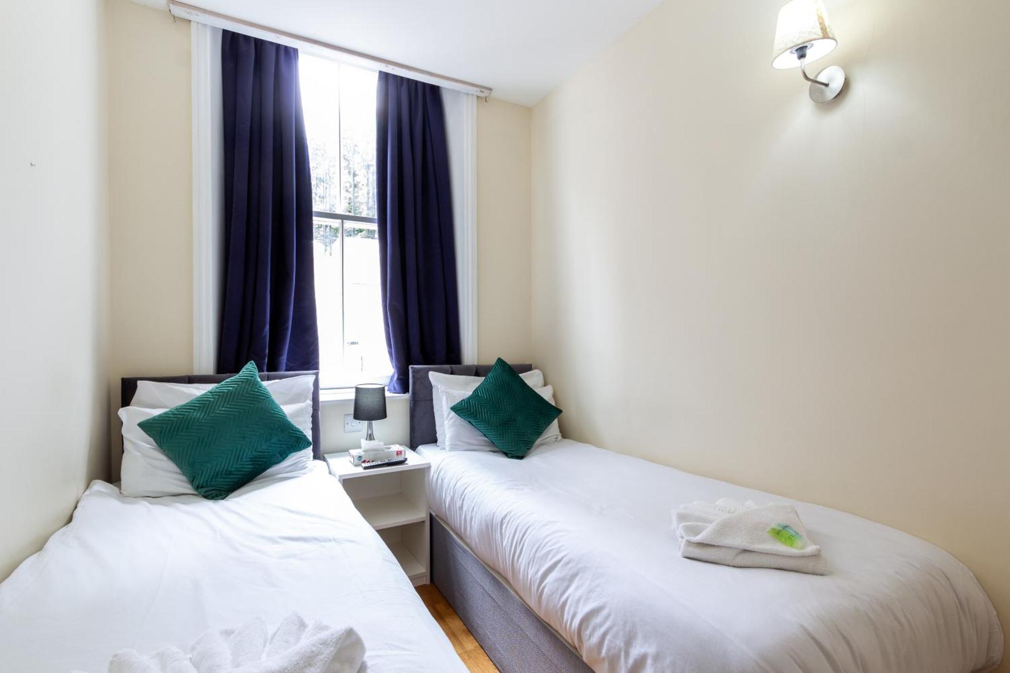 Twin Room,1593137326:JPEG