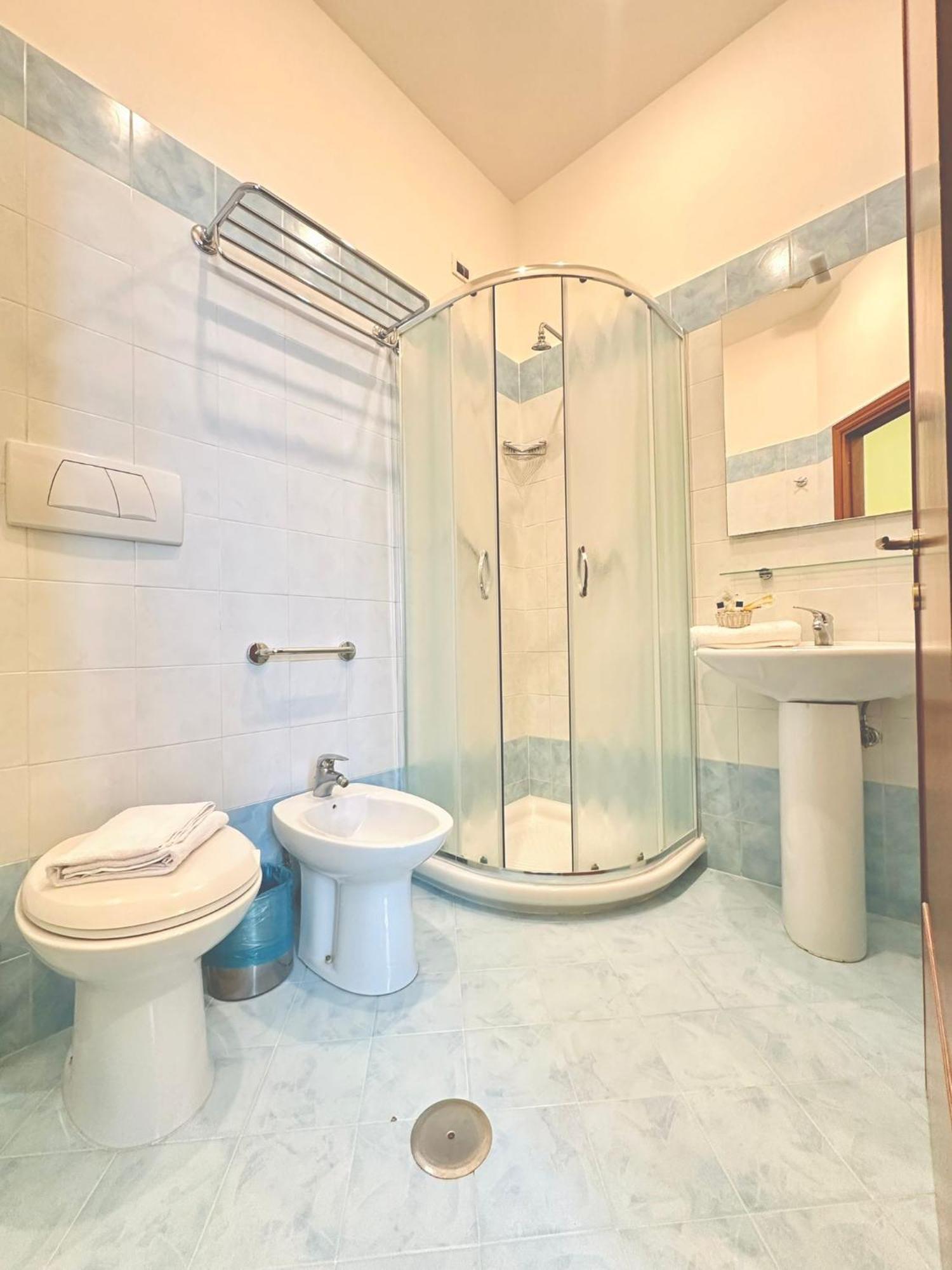 Single Room Private Bathroom