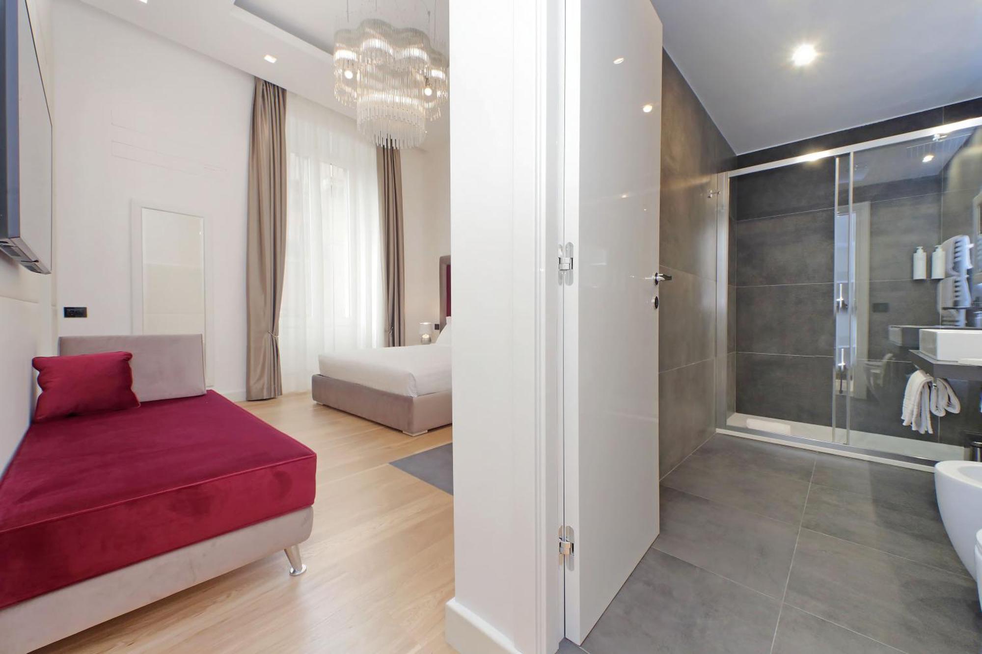 Deluxe King Suite