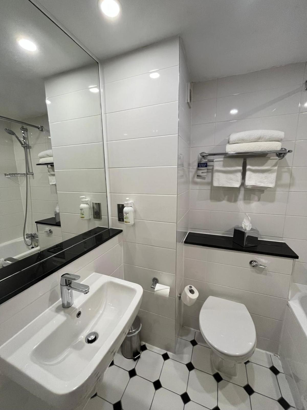Standard Twin Room - Non-Smoking