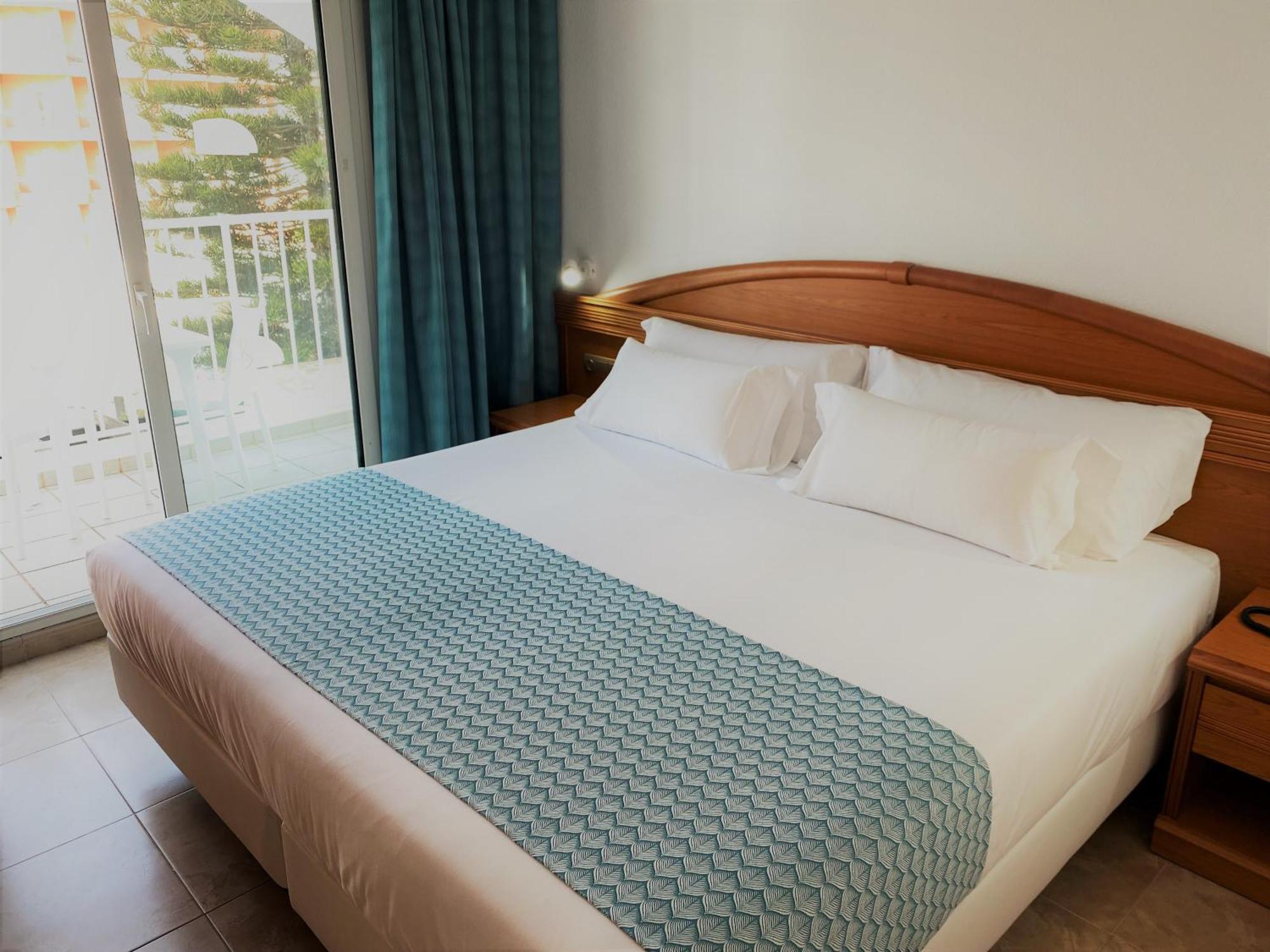 King Room Roll Shower Sofa Bed Mobility Access,1600213657:JPEG