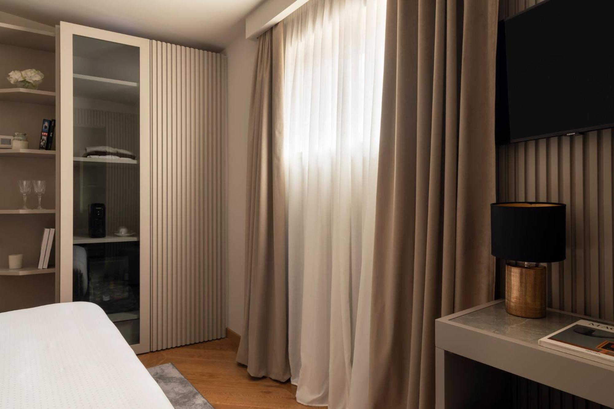 Superior Double Room Terrace access