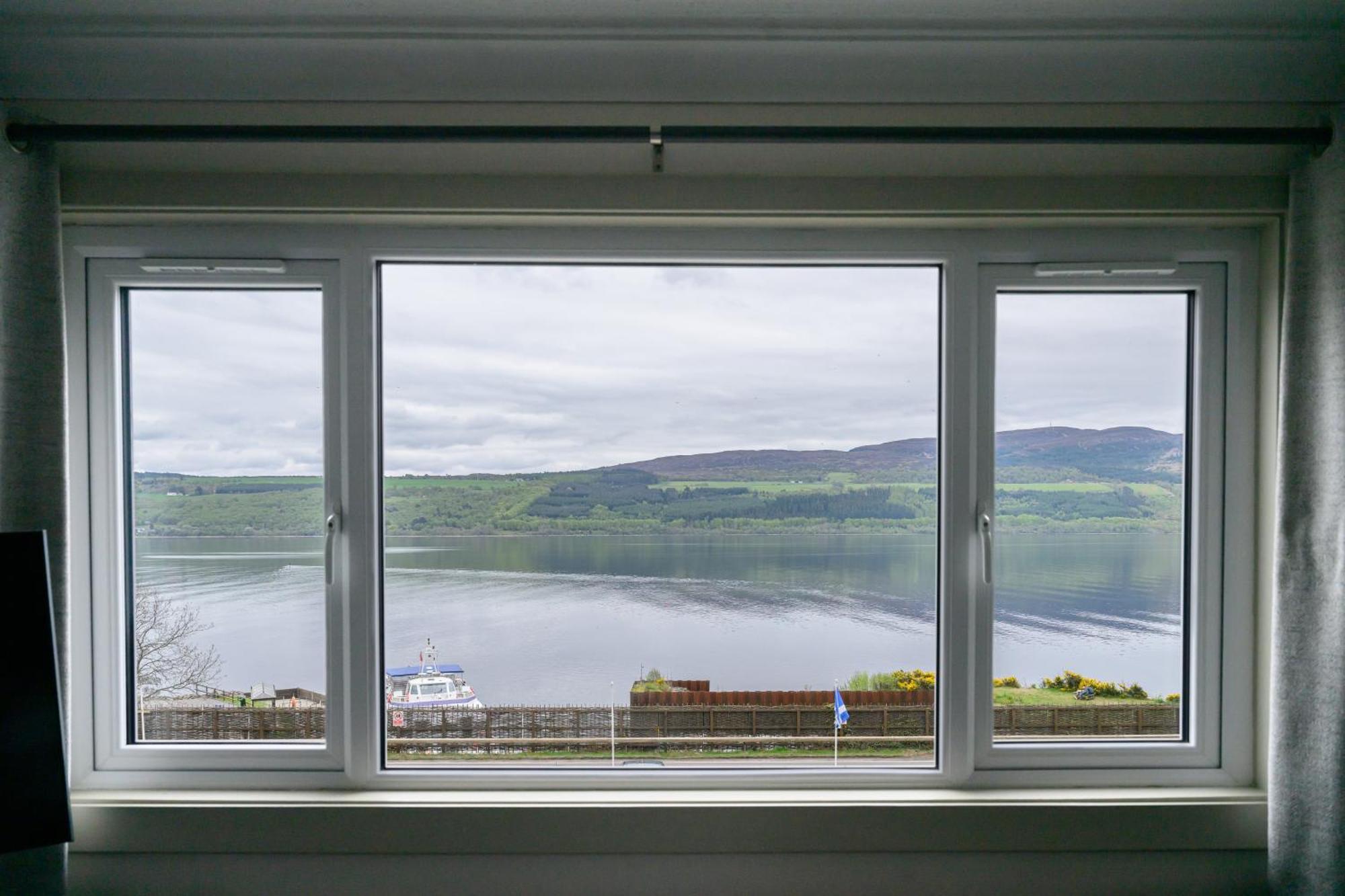 Standard Twin Room Lake View