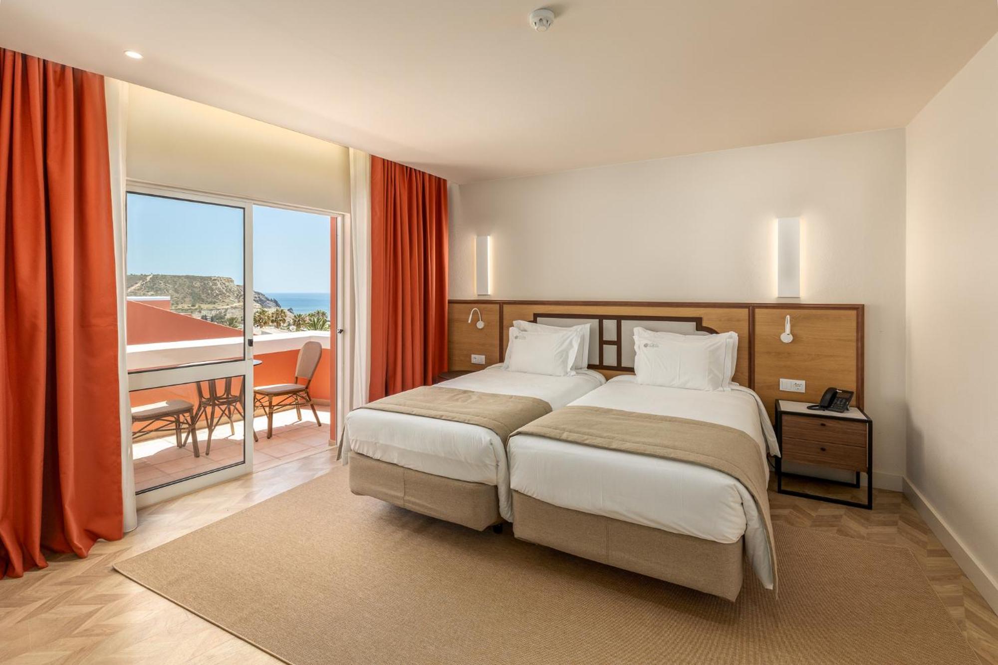 Large Twin Room Sea View