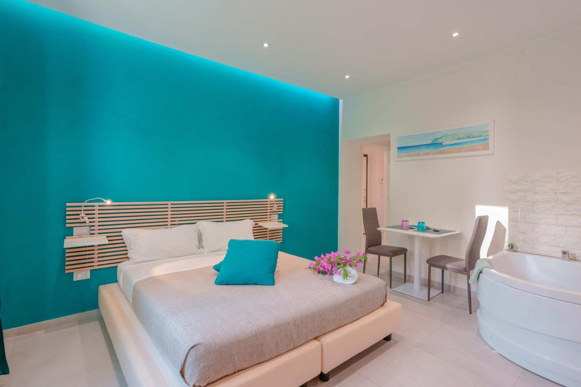 Deluxe Double or Twin Room Spa Bath