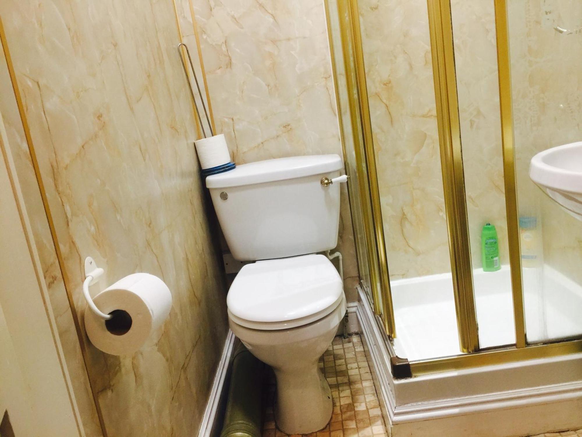 Standard Single Room Shower