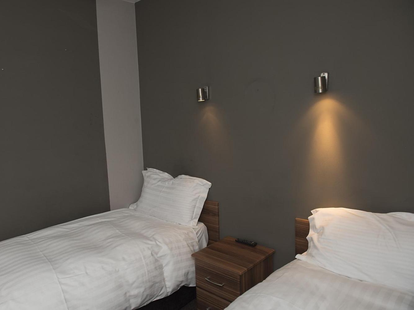 Twin Room Shower