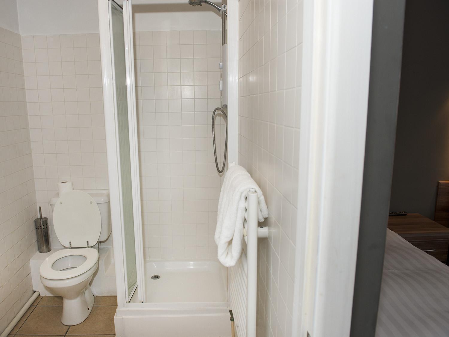 Twin Room Shower