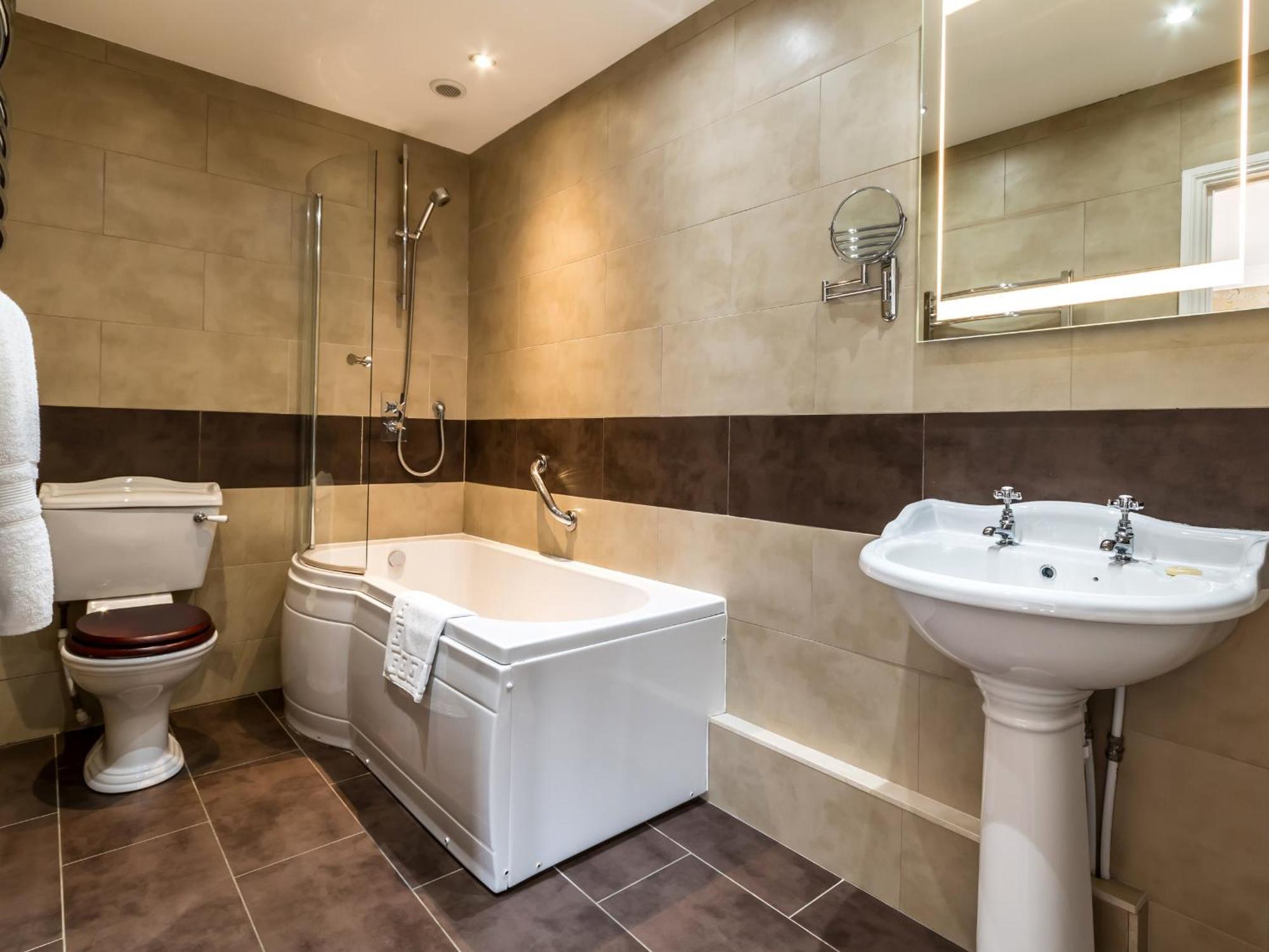 Double Room Private Bathroom