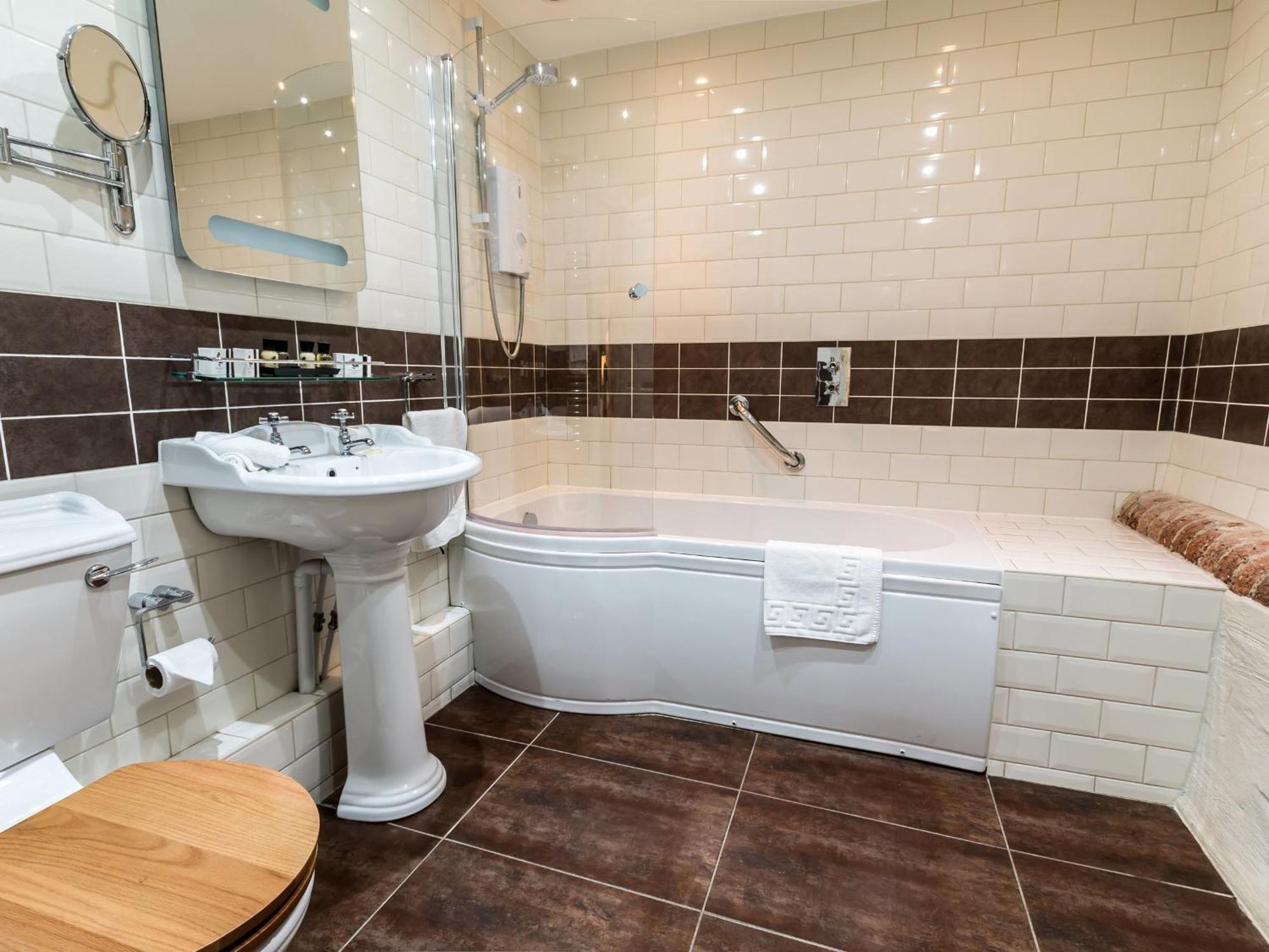 Deluxe Double Room Bath