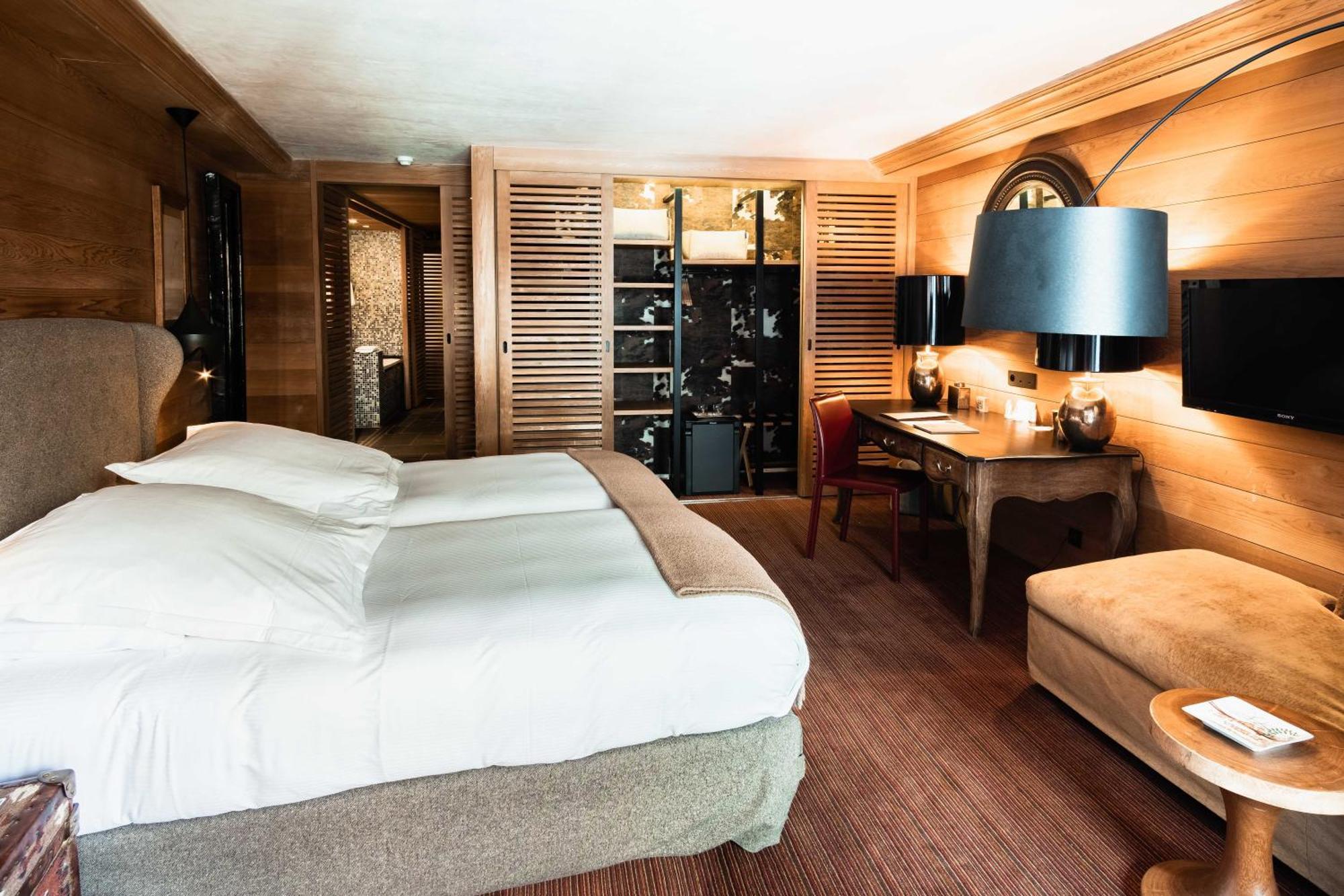 Deluxe Double or Twin Room City View