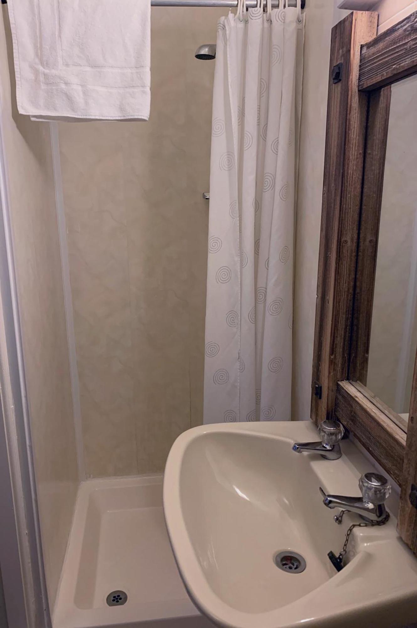 Double Room Private Bathroom