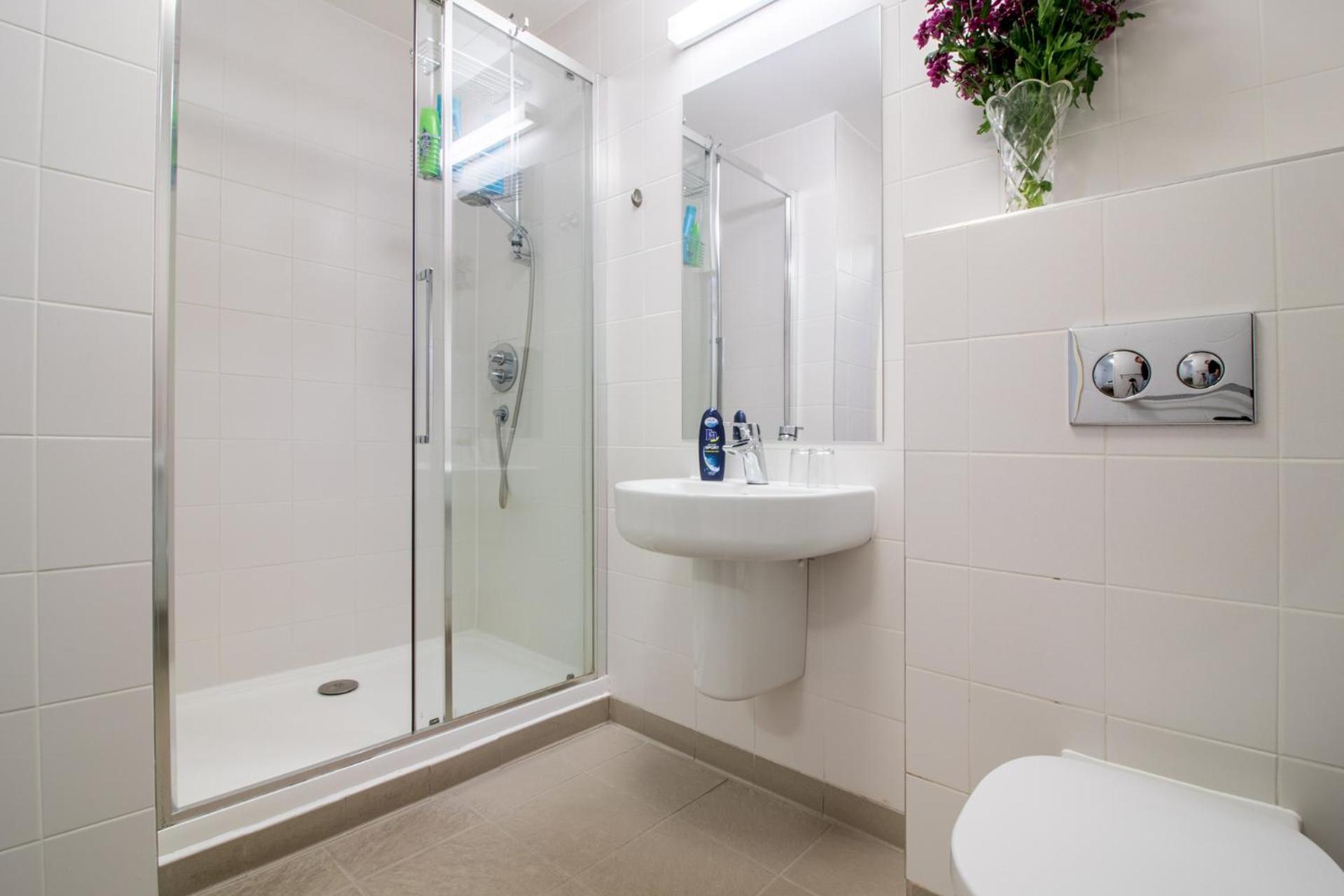 Double or Twin Room Private Bathroom