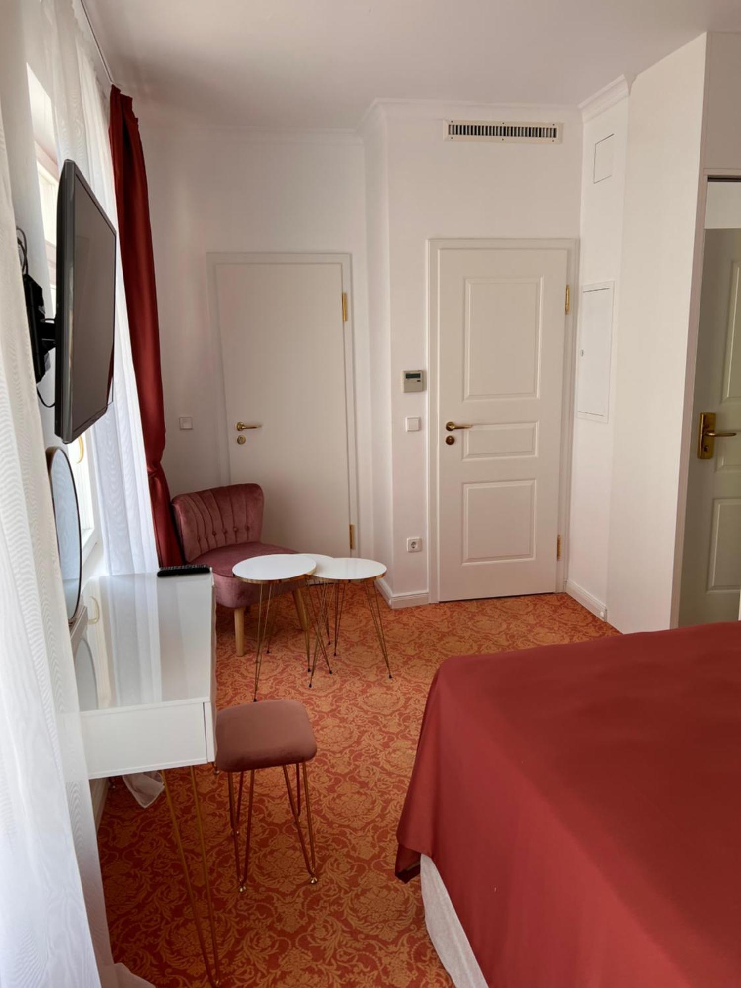 Double Room Mountain View