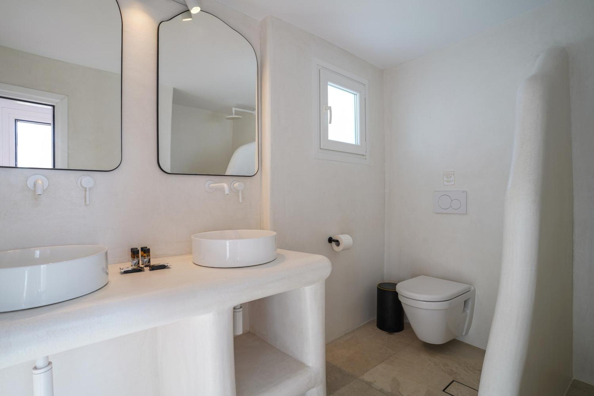 Deluxe King Suite