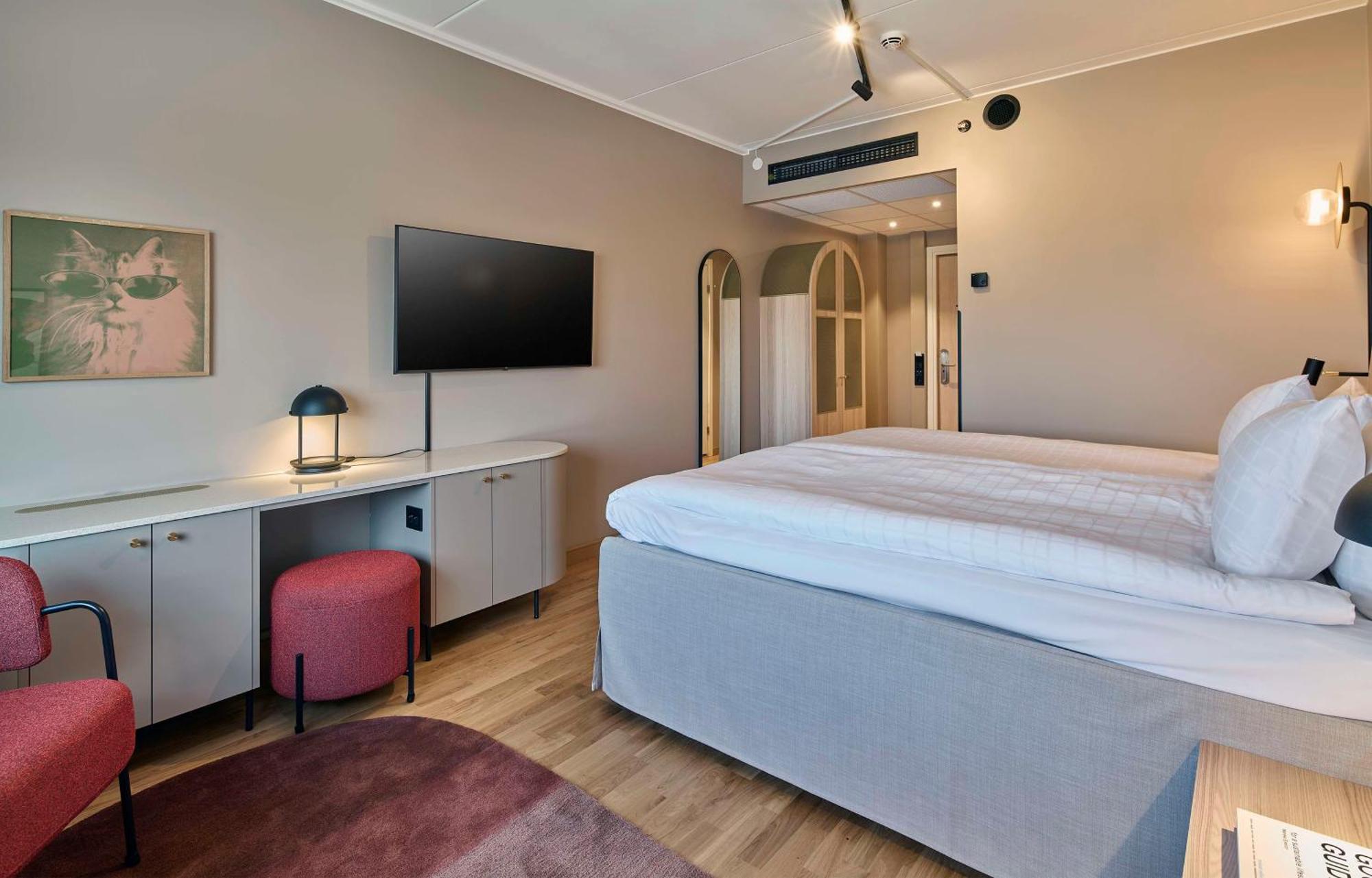 Superior King Room