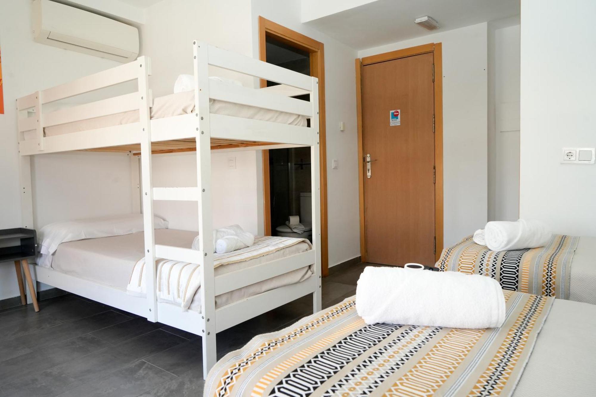 Quadruple Room Private Bathroom
