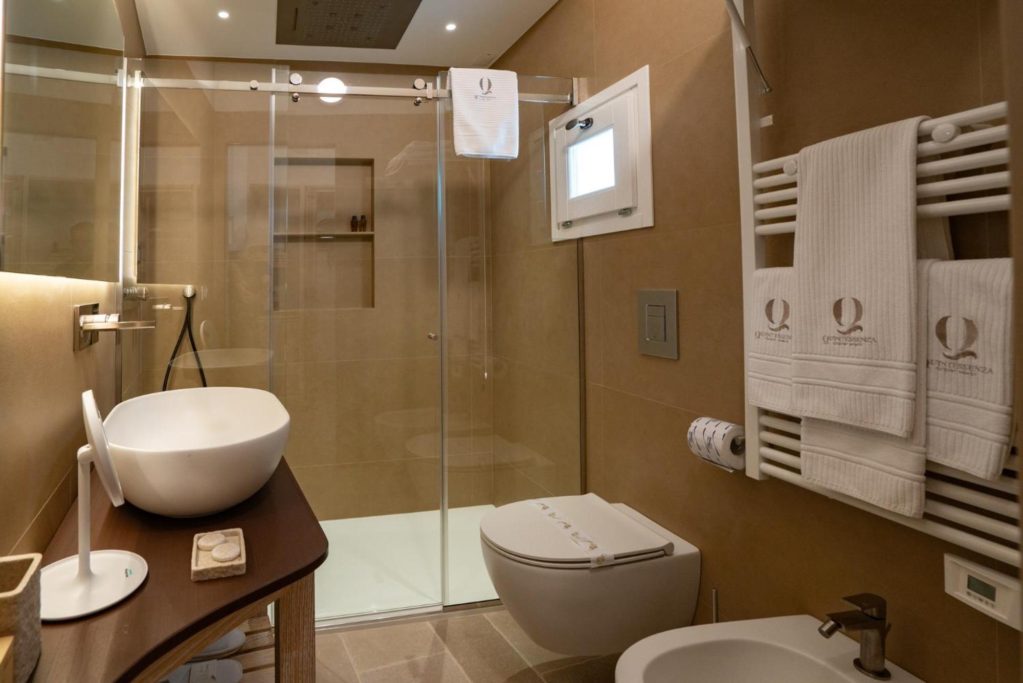King Room Spa Bath