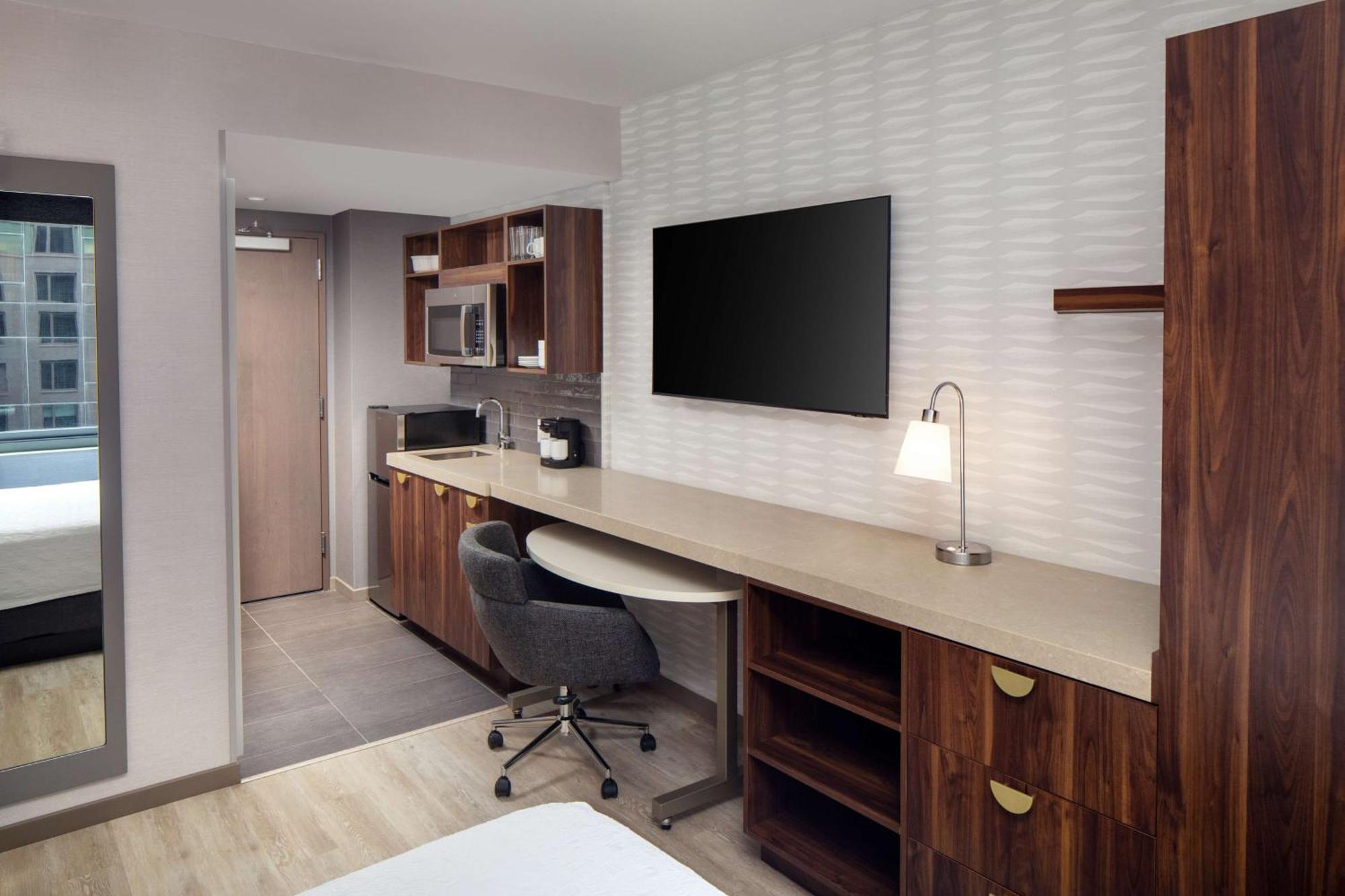 Queen Studio Suite