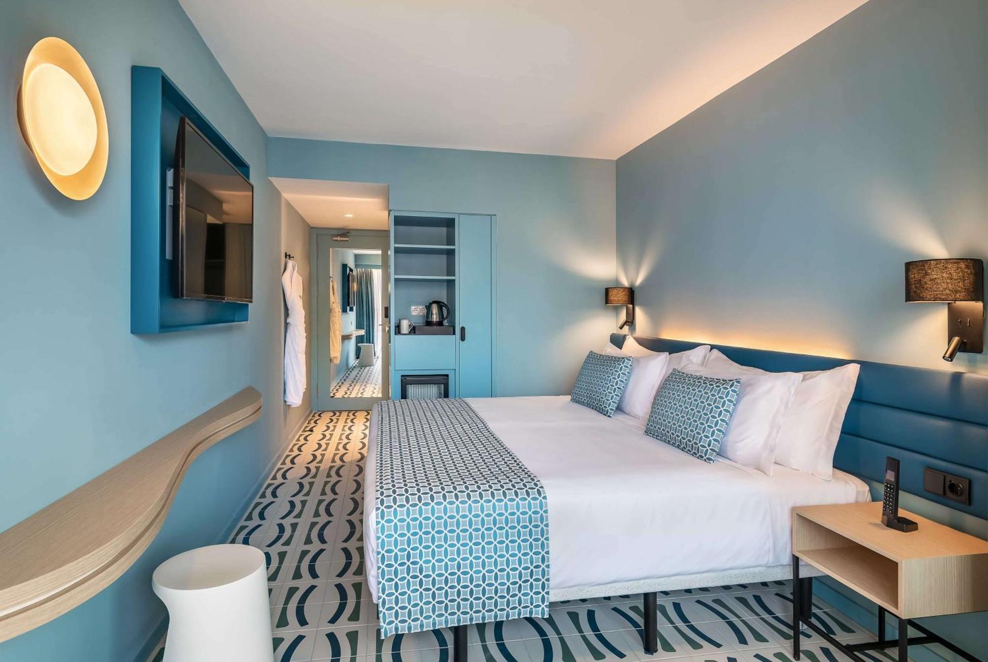 Deluxe Doppelzimmer mit seitlichem Meerblick