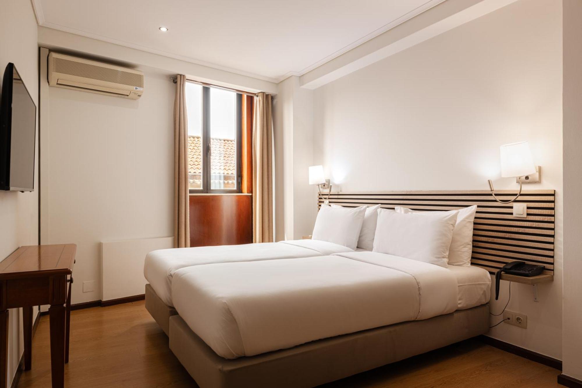 Small Double Room,1595396123:JPEG