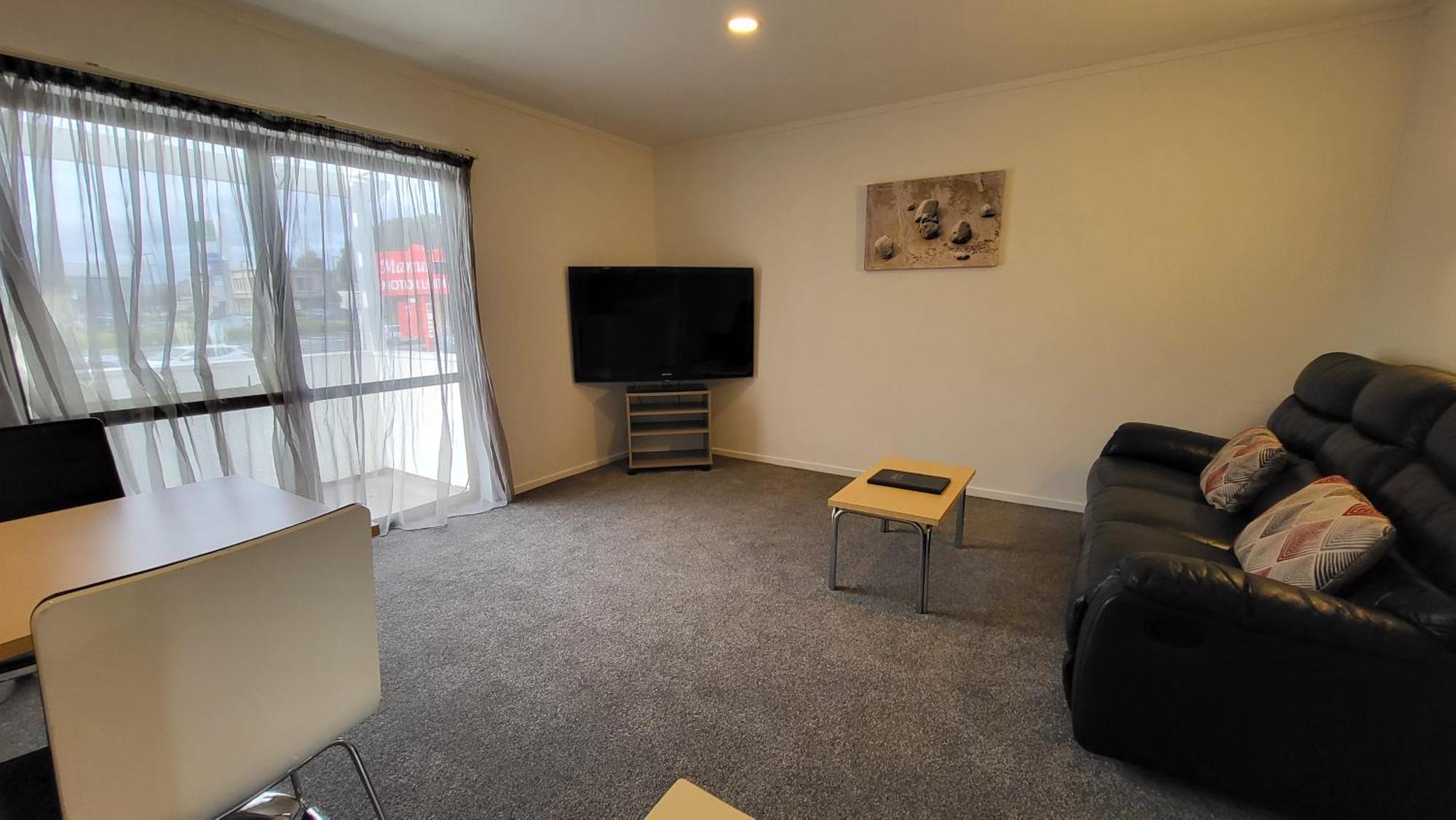 One-Bedroom Apartment Spa Bath