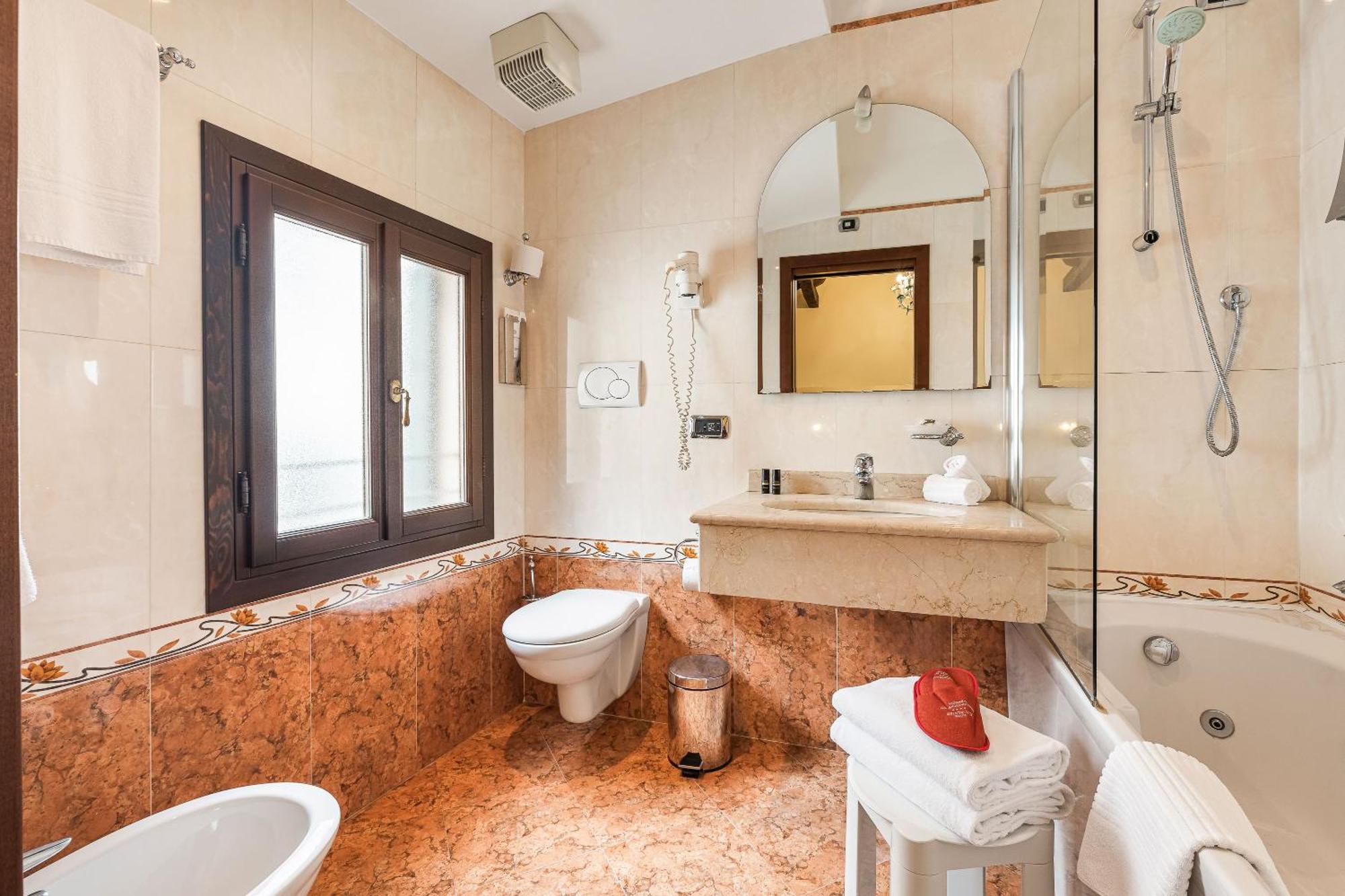 Classic Triple Room,1596013582:JPEG