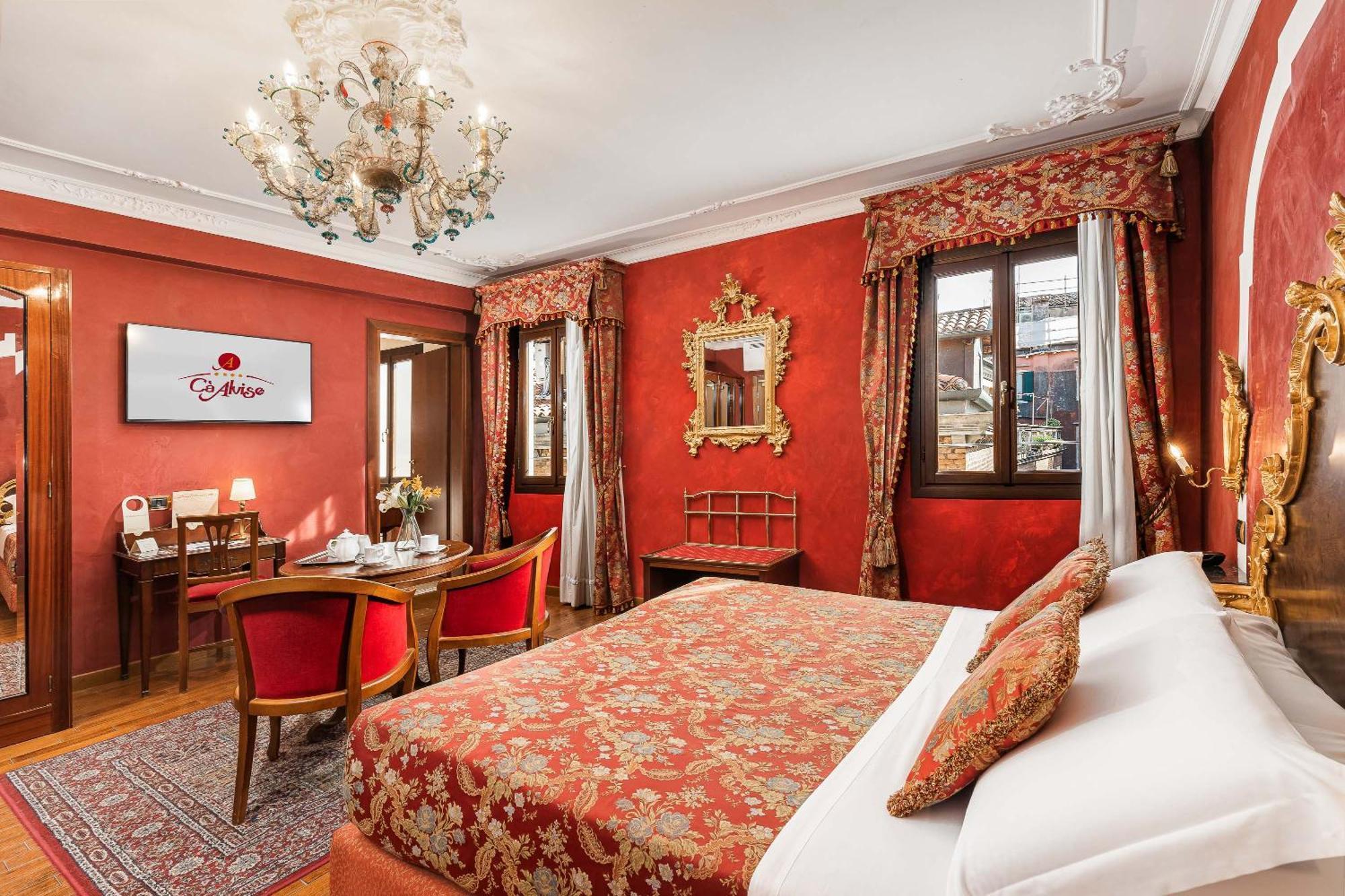 Classic Family Room,1596013581:JPEG