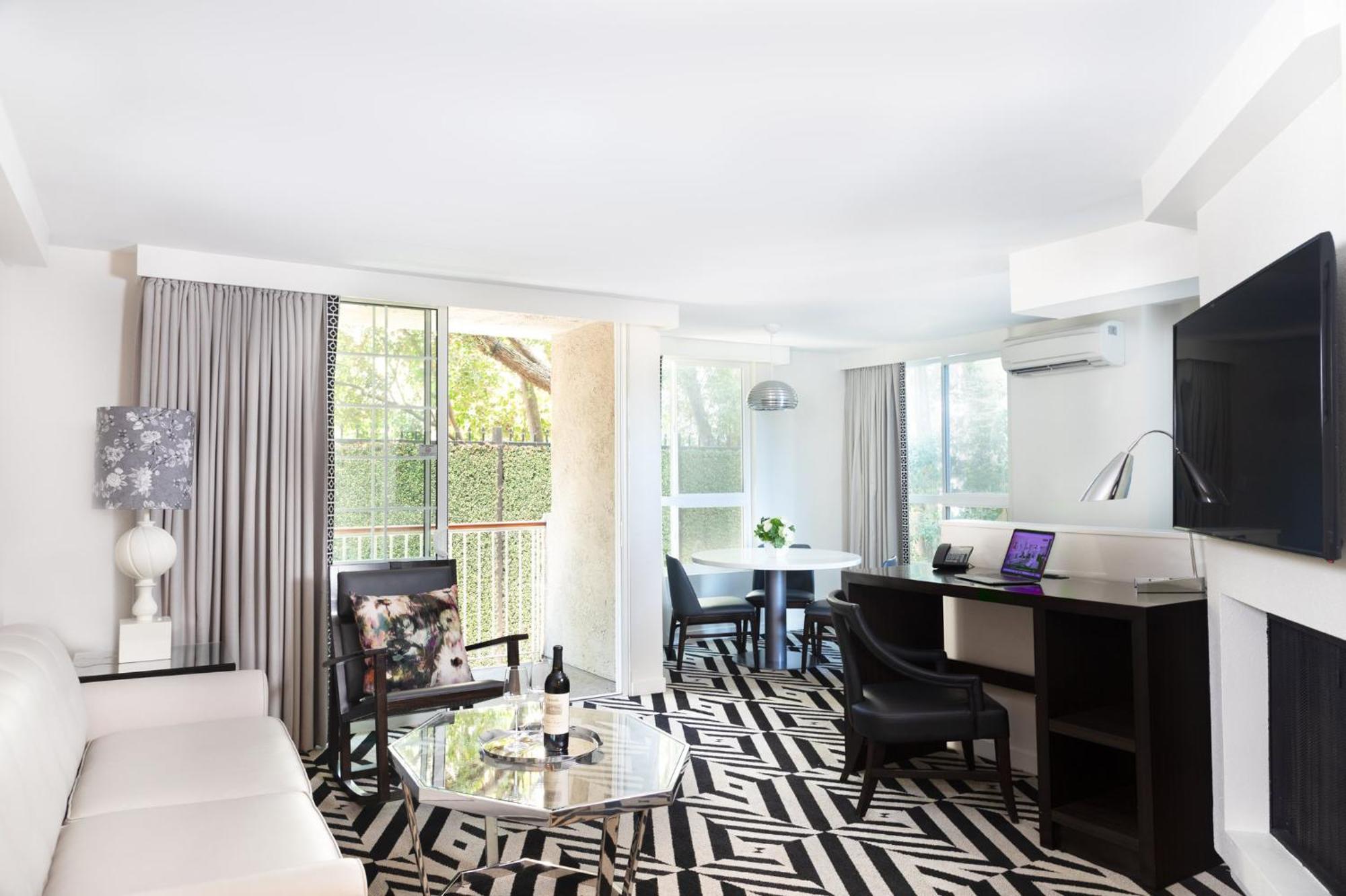One Bedroom Signature Residence,1596871461:JPEG