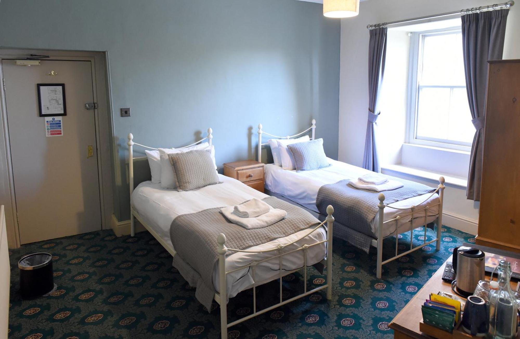 Twin Room with Private Bathroom,1596081447:JPEG
