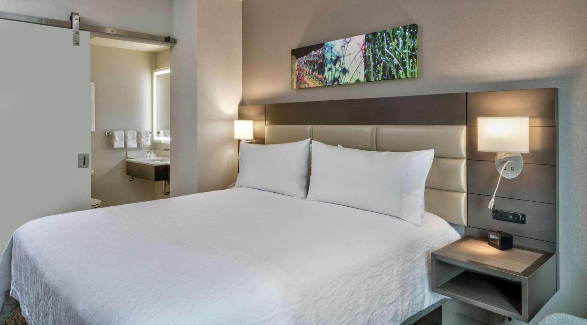 King Bed City View