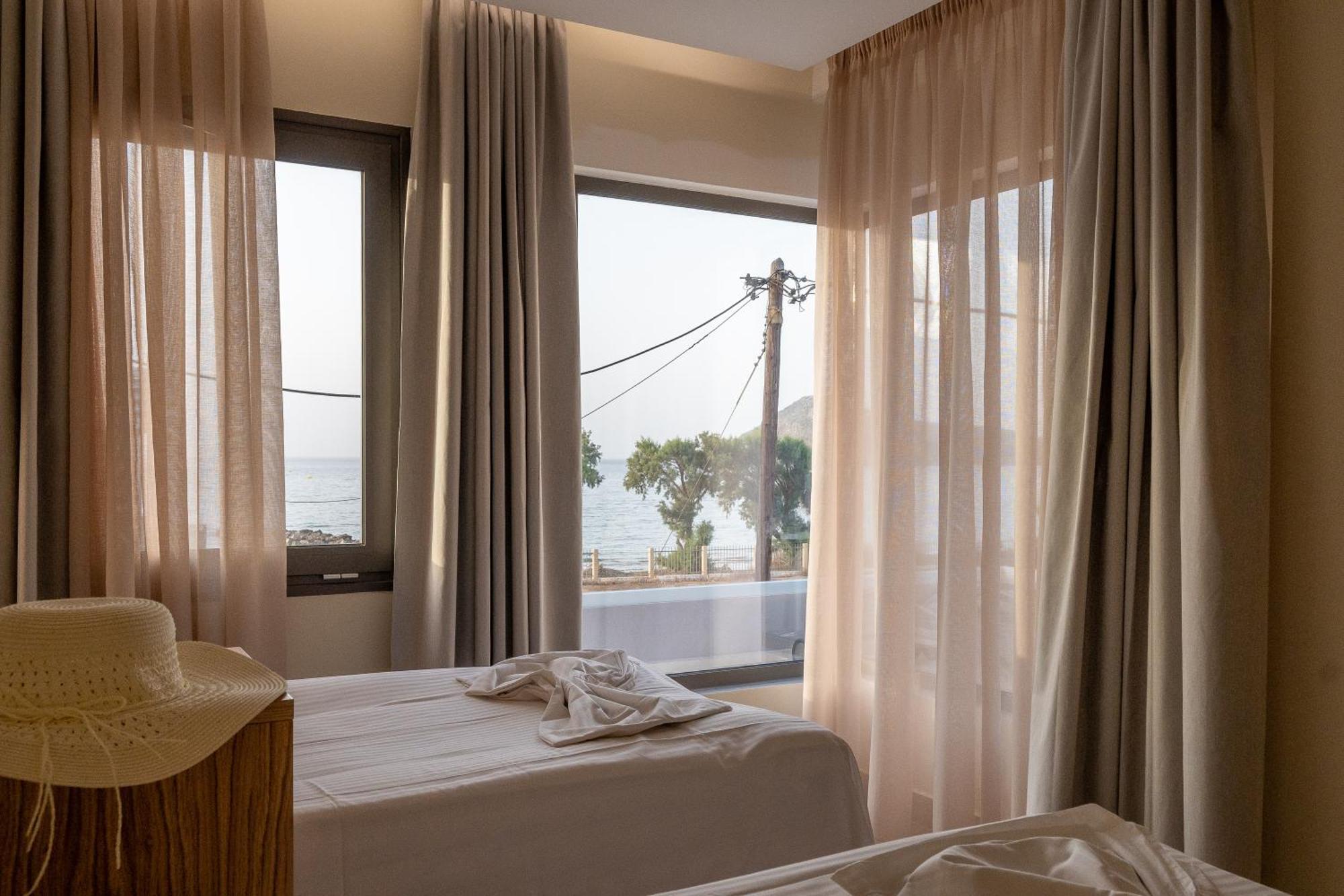 Three-Bedroom Apartment Sea View