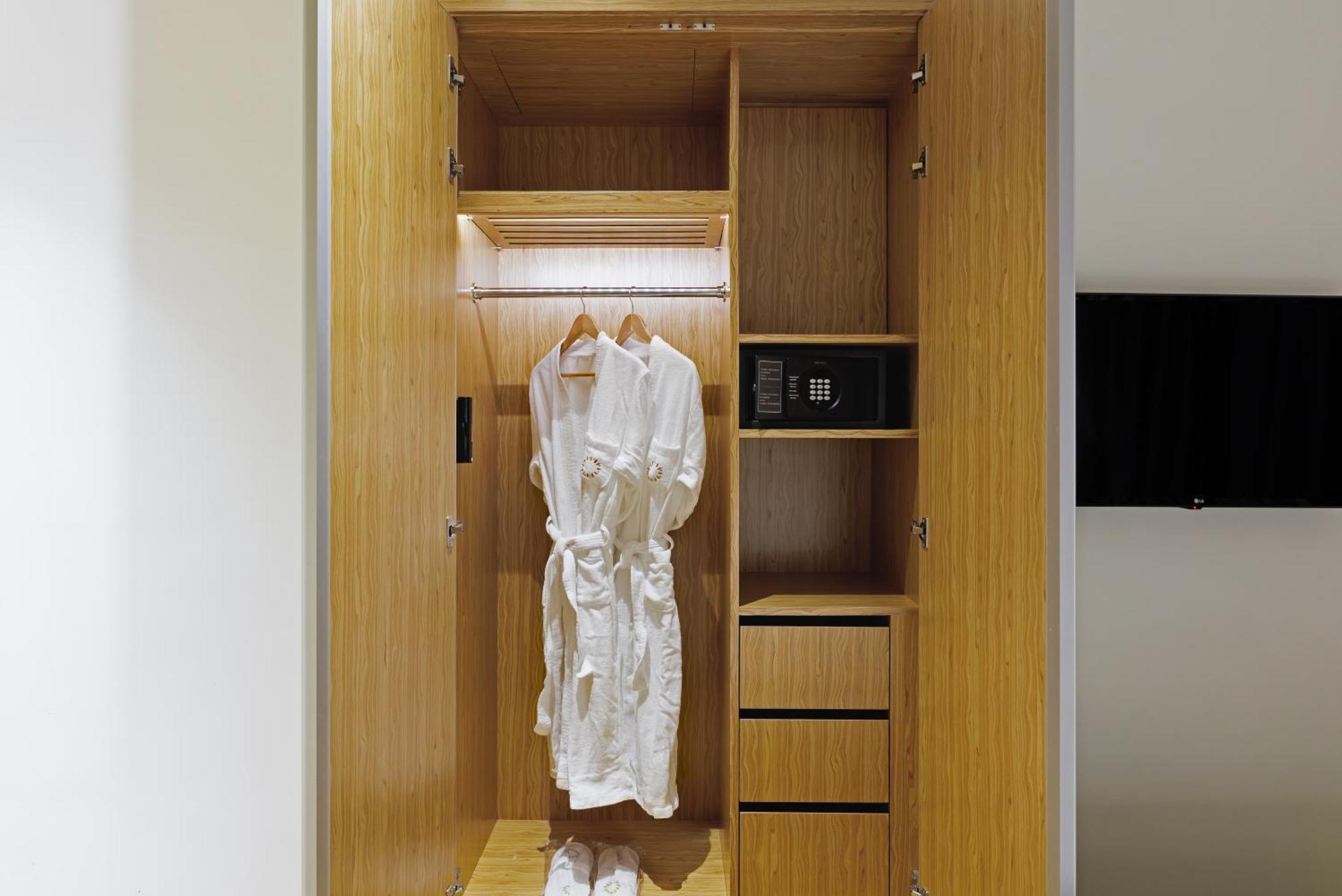 Executive Double or Twin Room City View