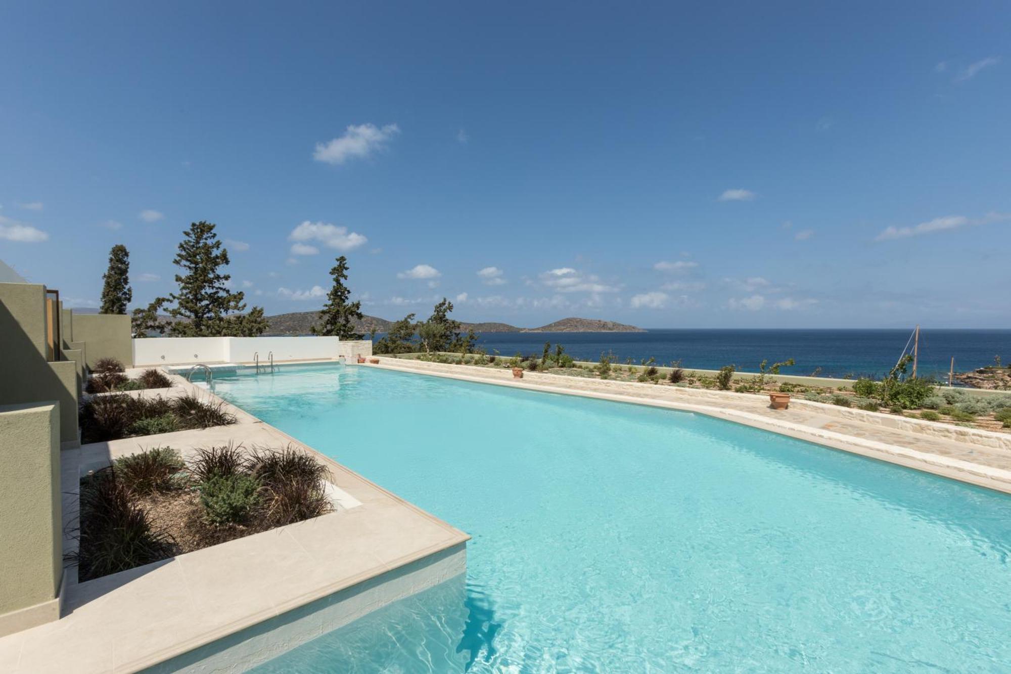 Premium Junior Suite Shared Pool,1597544088:JPEG