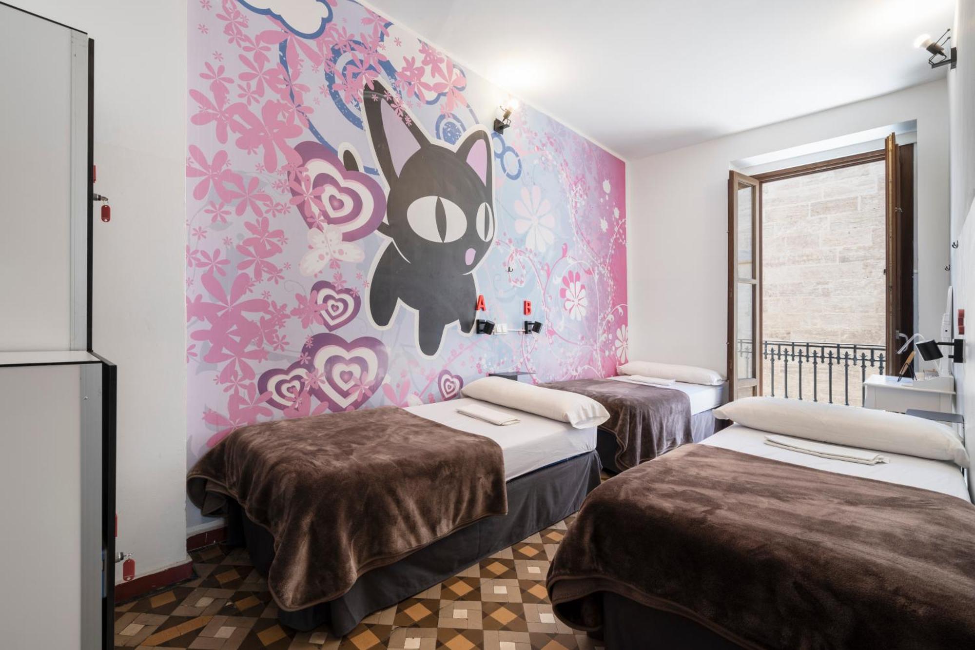 Single Bed 3-Bed Female Dormitory