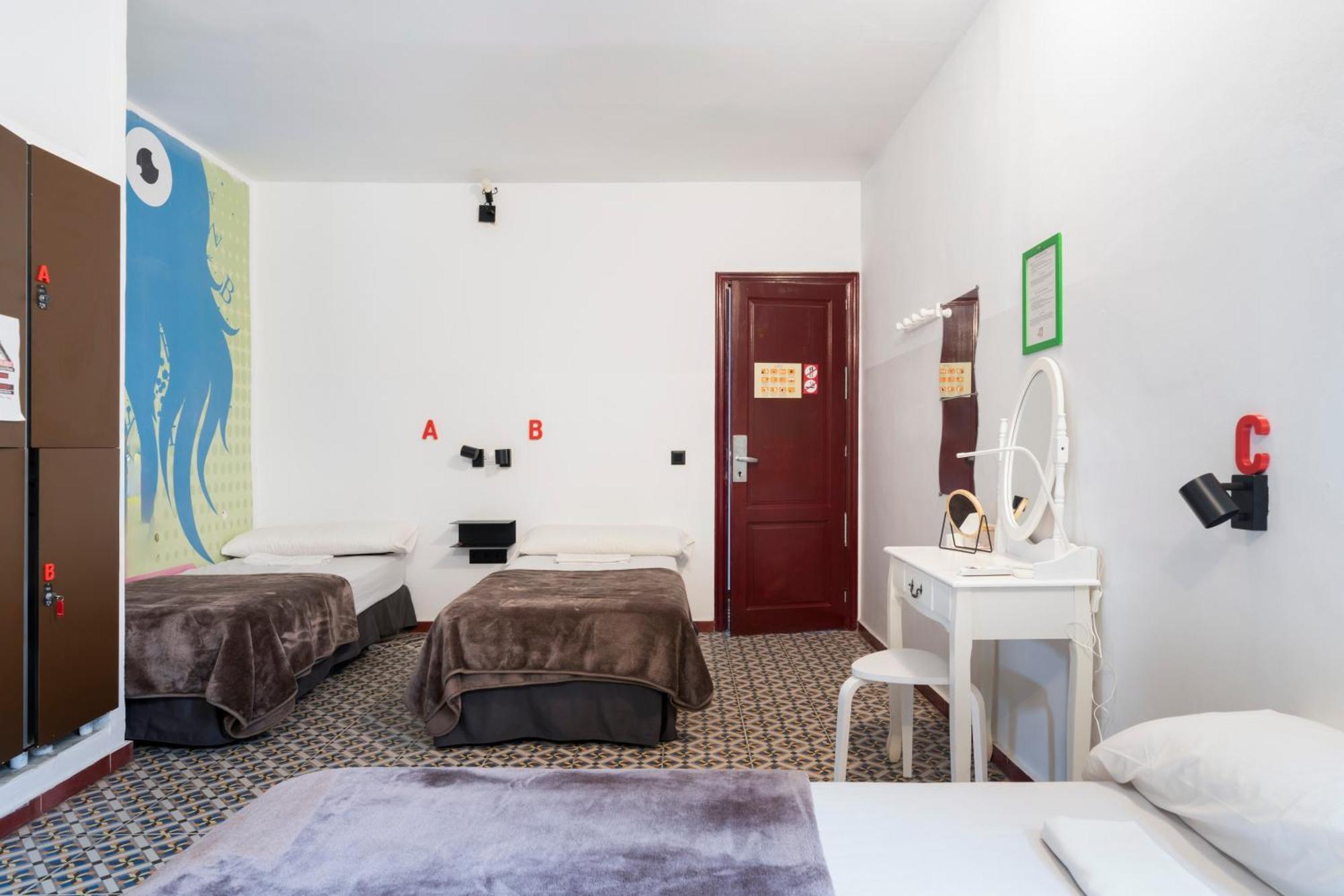 Single Bed 3-Bed Female Dormitory