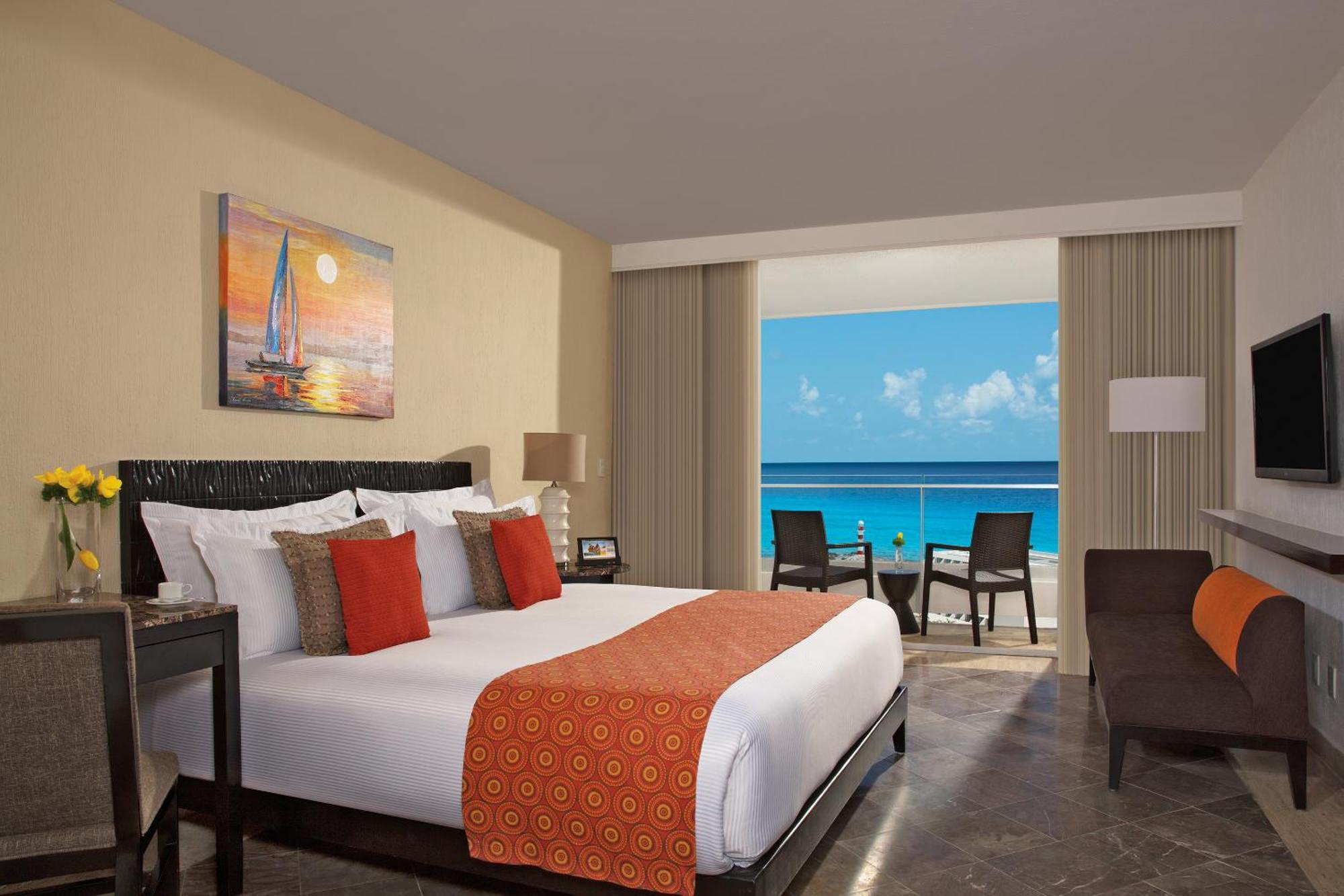 Deluxe Ocean Front 1 King Bed