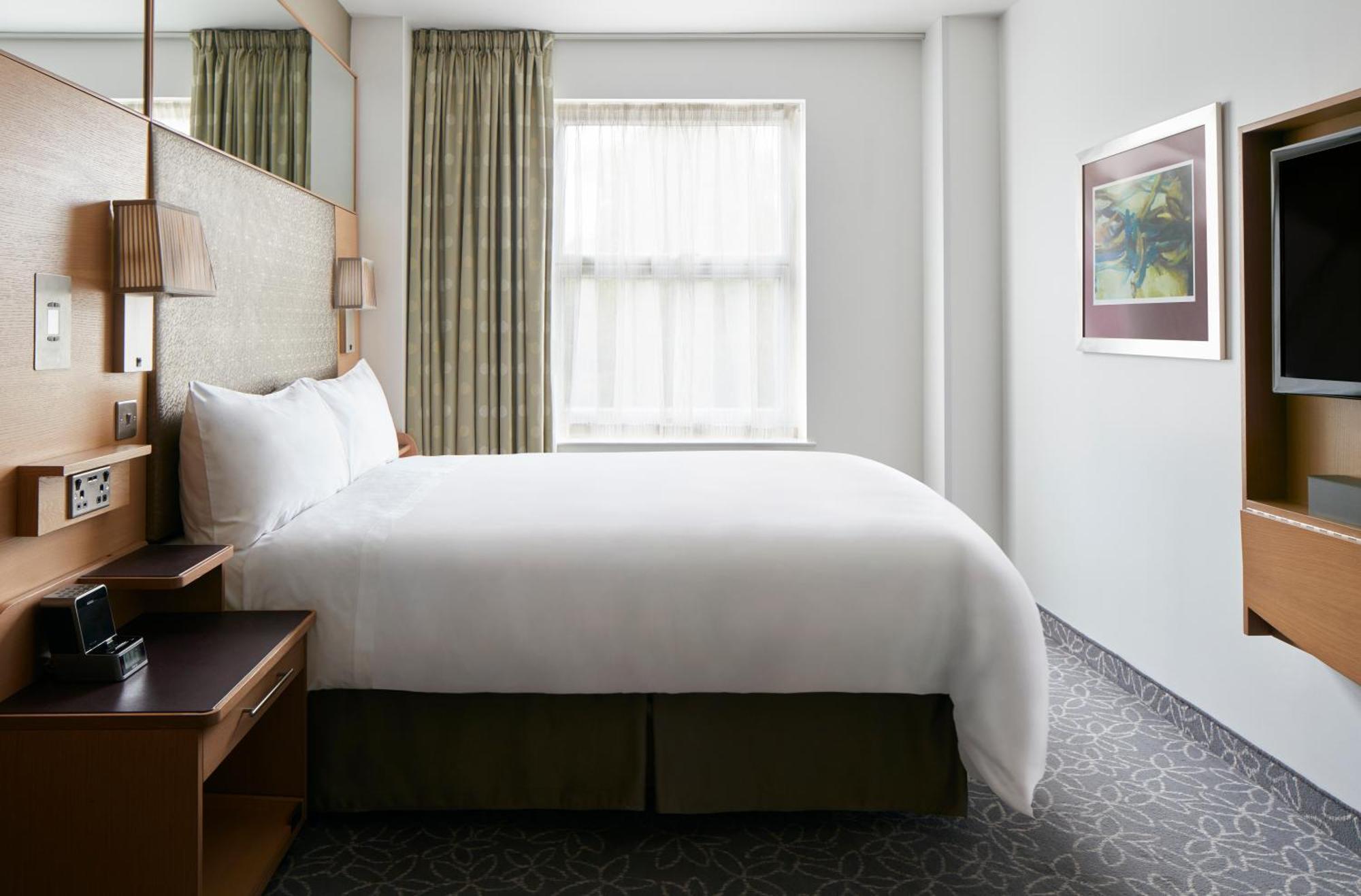 Standard Queen Room