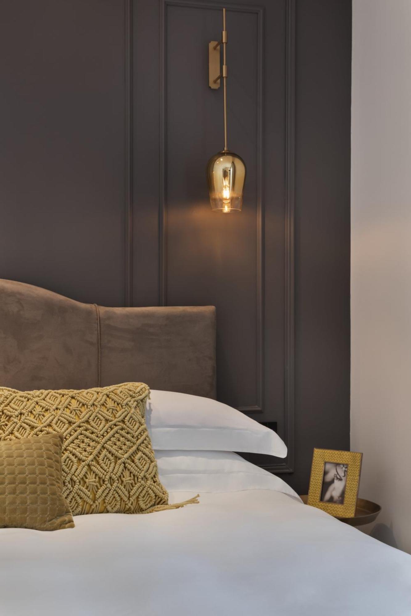 Small Classic Room