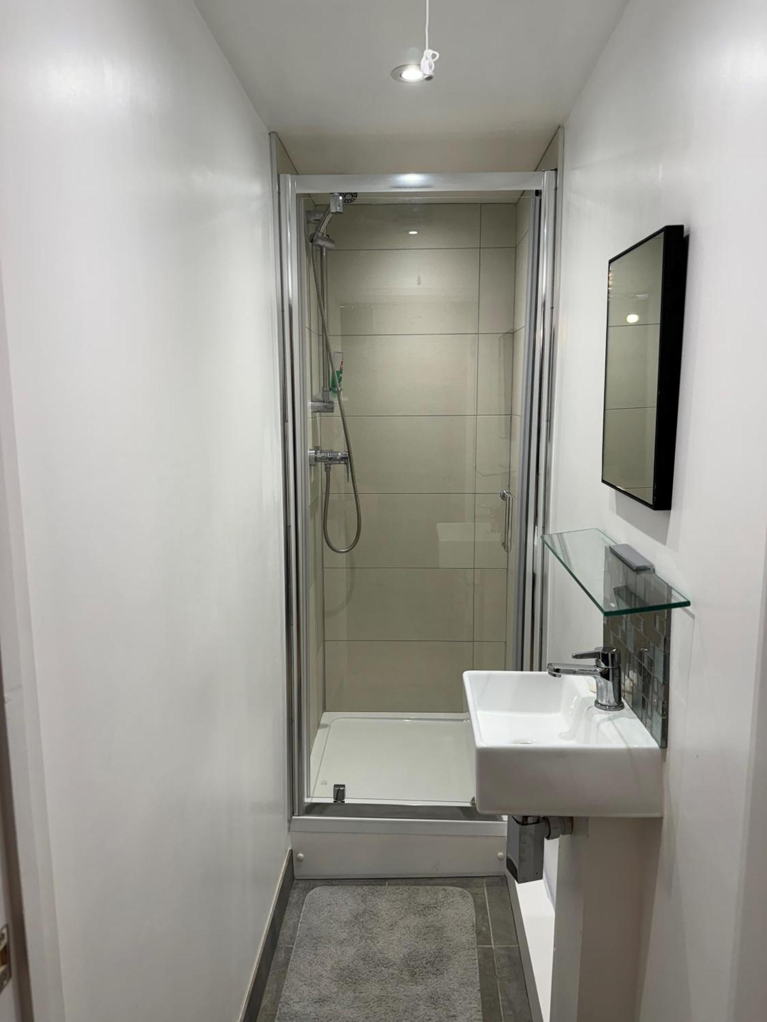 Deluxe Double Room Private Shower shared toilet