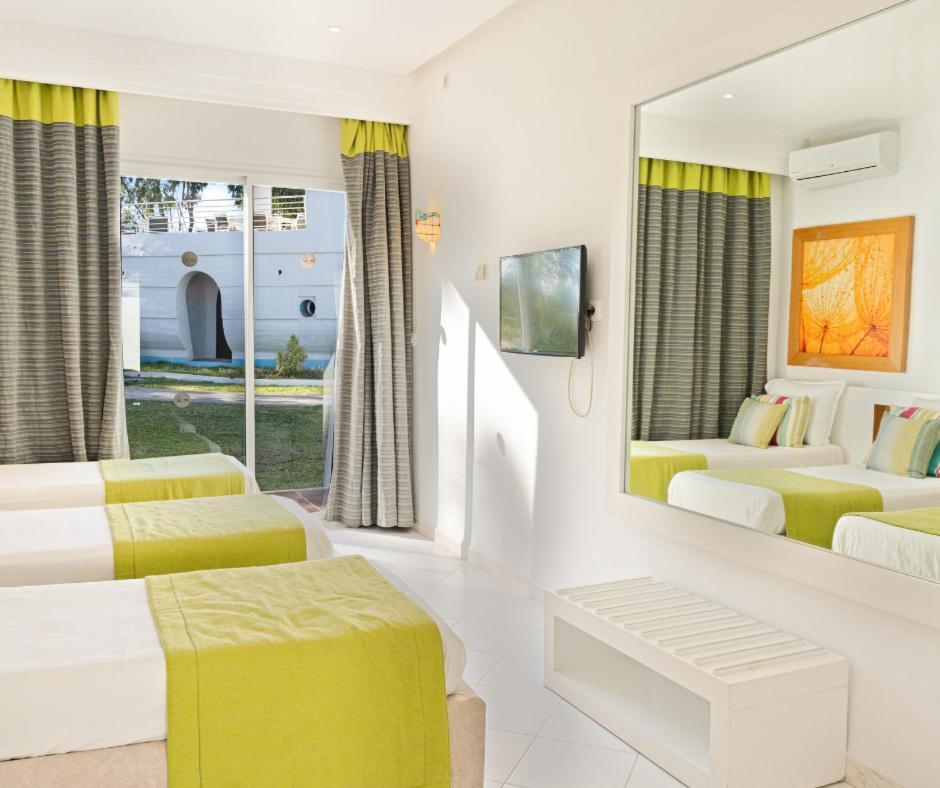 Triple Room Terrace