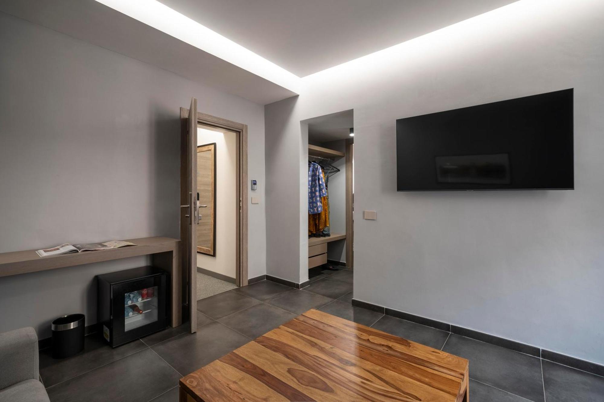 Suite City View